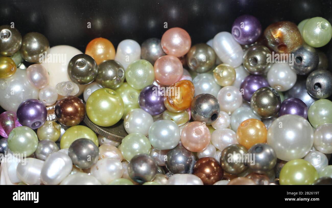 colored pearl beads