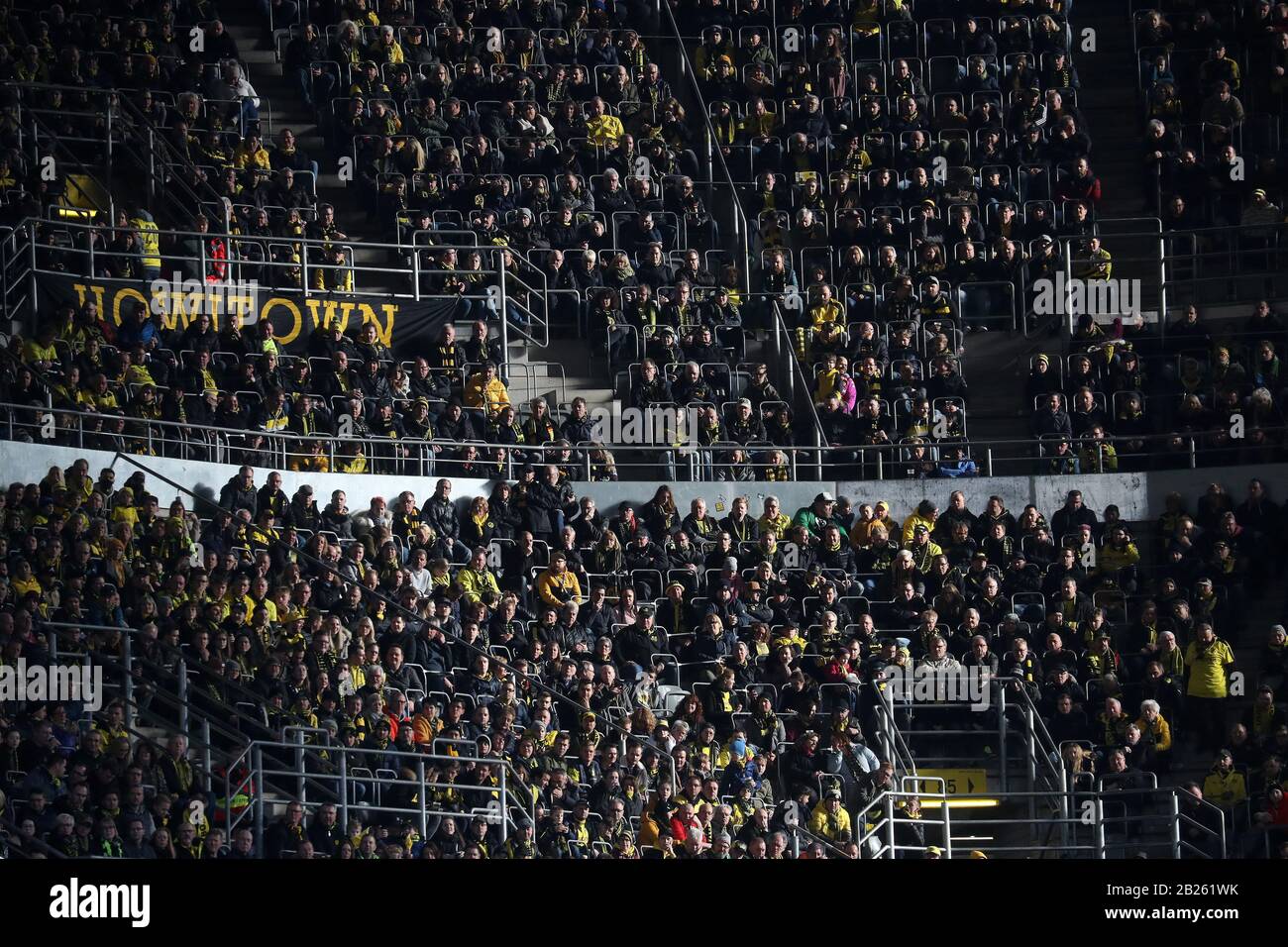 Dortmund, Germany. 29th Feb, 2020. firo: 29.02.2020 Football, 2019/2020 1.Bundesliga: BVB Borussia Dortmund - SC Freiburg ZUSCHAUER, FANS, MASSEN, TROTZ CORONA VIRUS, TRIBUNE | usage worldwide Credit: dpa/Alamy Live News Stock Photo