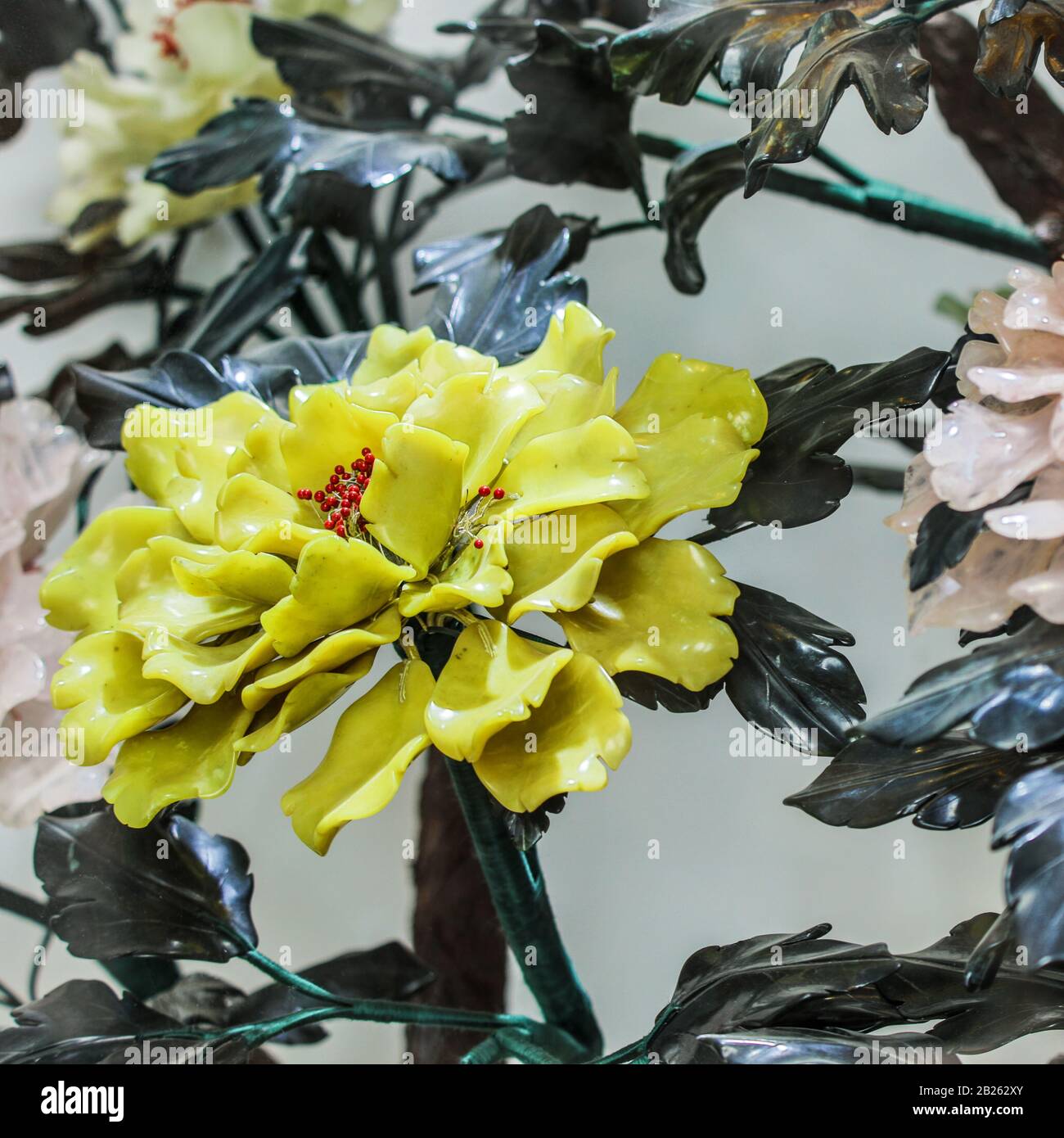 Chinese porcelain vessels hires stock photography and images Alamy