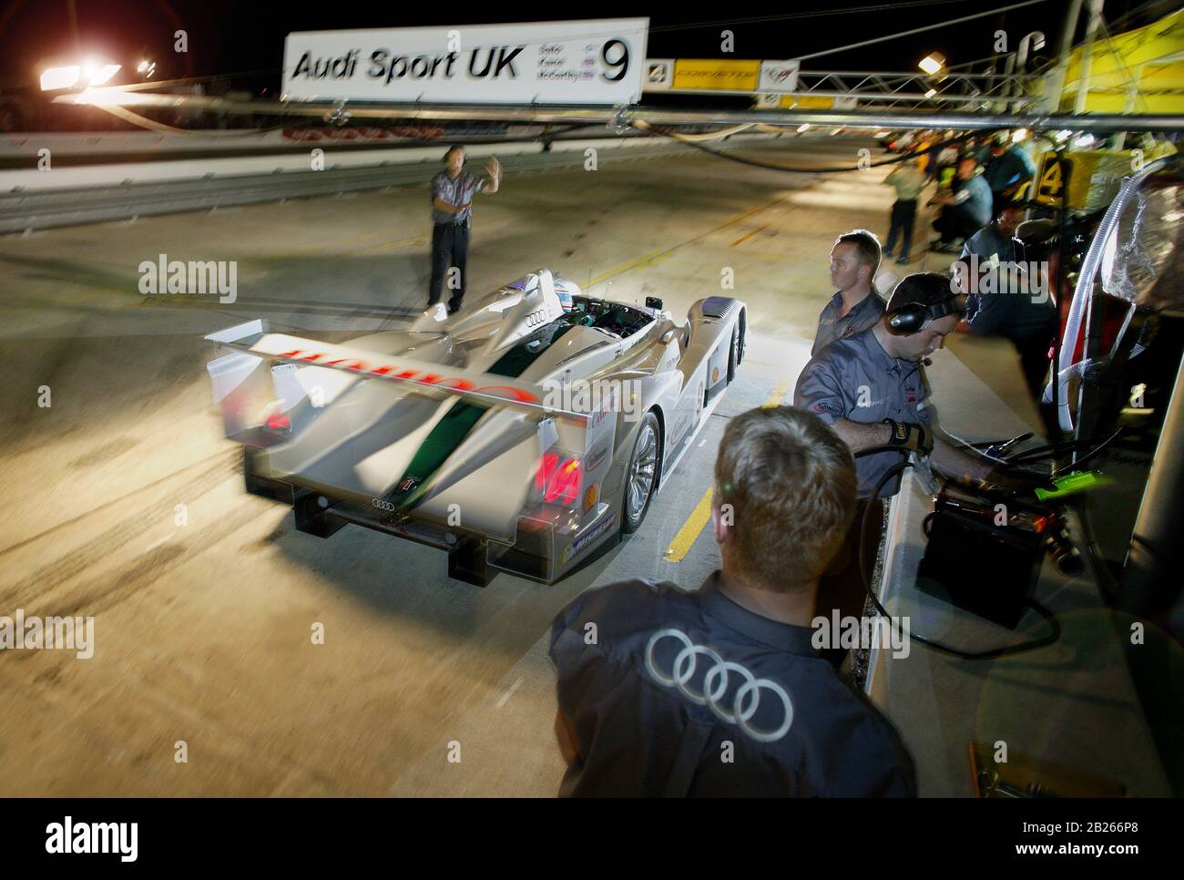 Night Pit stop in the Audi UK pits in the 2003 Sebring 12 hour race Stock Photo