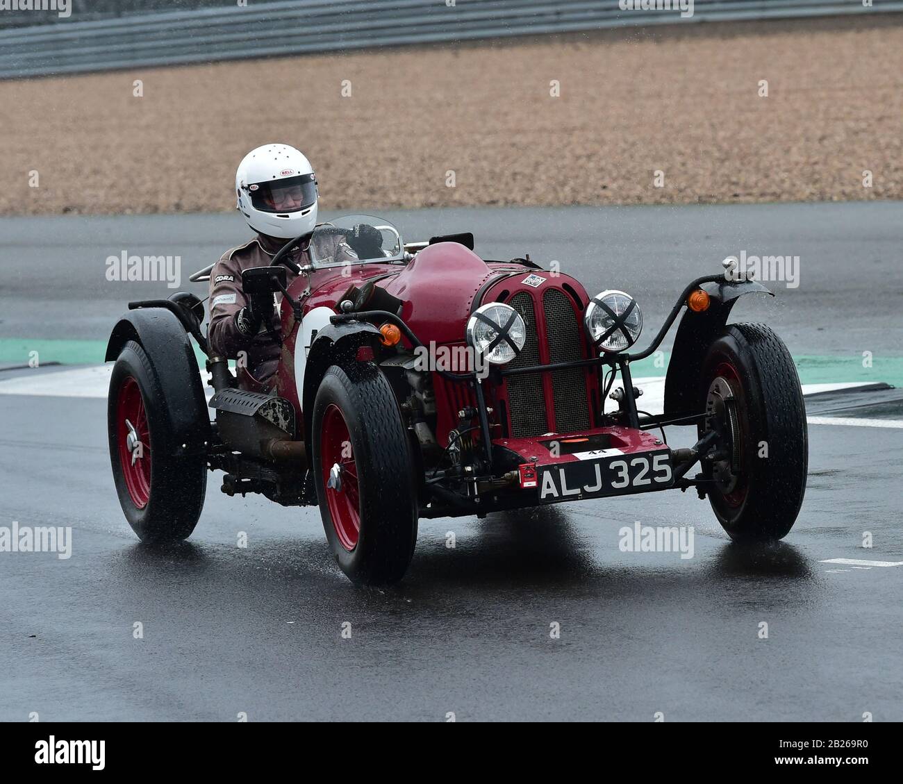 Richard Iliffe, Riley Elf, Pomeroy Trophy, Vintage sports Car Club, VSCC, 15th February 2020, Grand Prix circuit, Silverstone, Towcester, England, bad Stock Photo