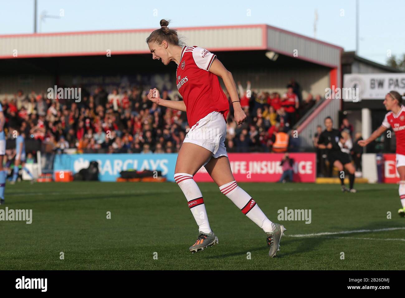 Vivianne Miedema of Arsenal scores the first goal for her team and celebrates during Arsenal Women vs Manchester City Women, Barclays FA Women's Super Stock Photo