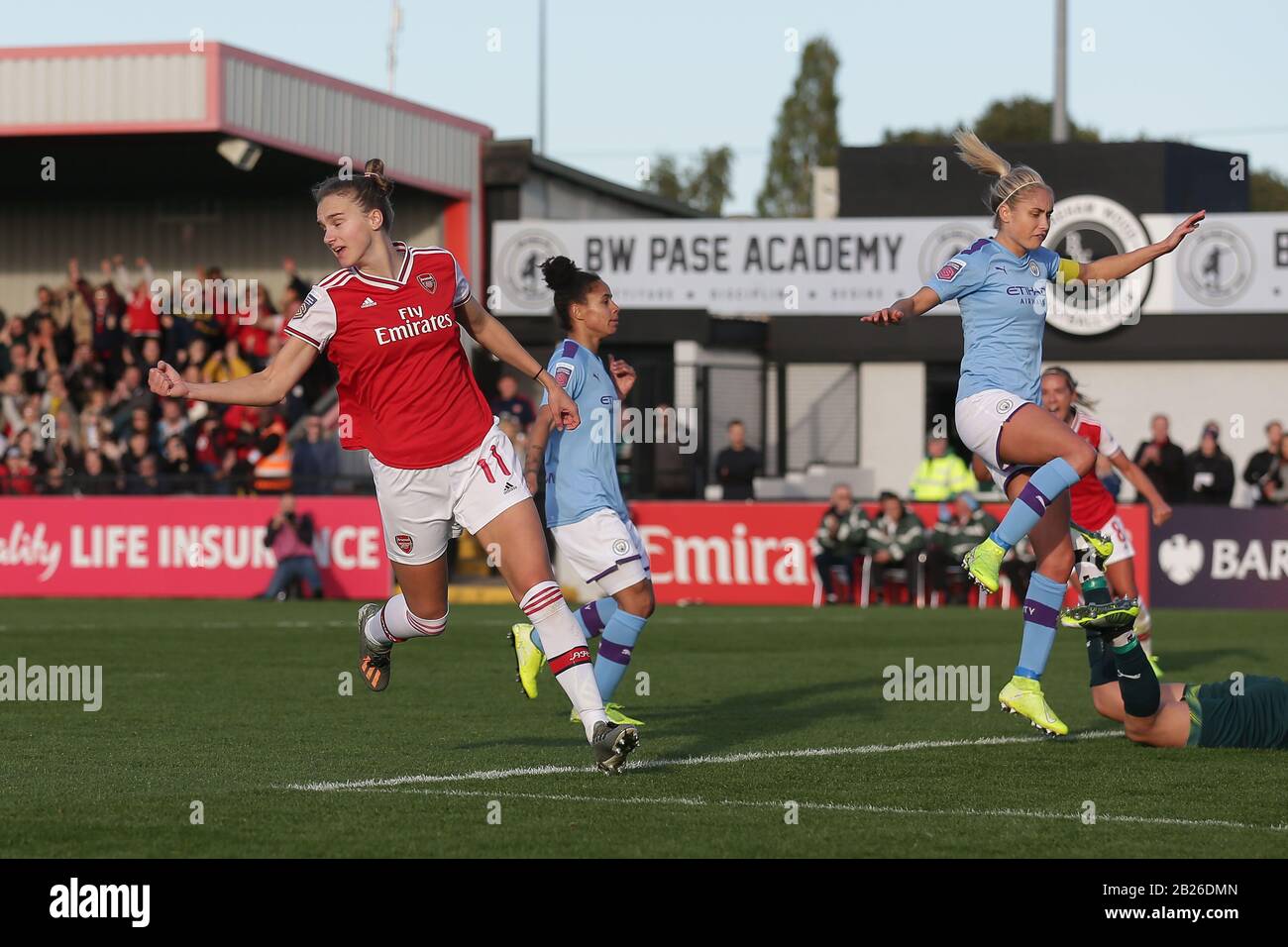 Vivianne Miedema of Arsenal scores the first goal for her team and celebrates during Arsenal Women vs Manchester City Women, Barclays FA Women's Super Stock Photo