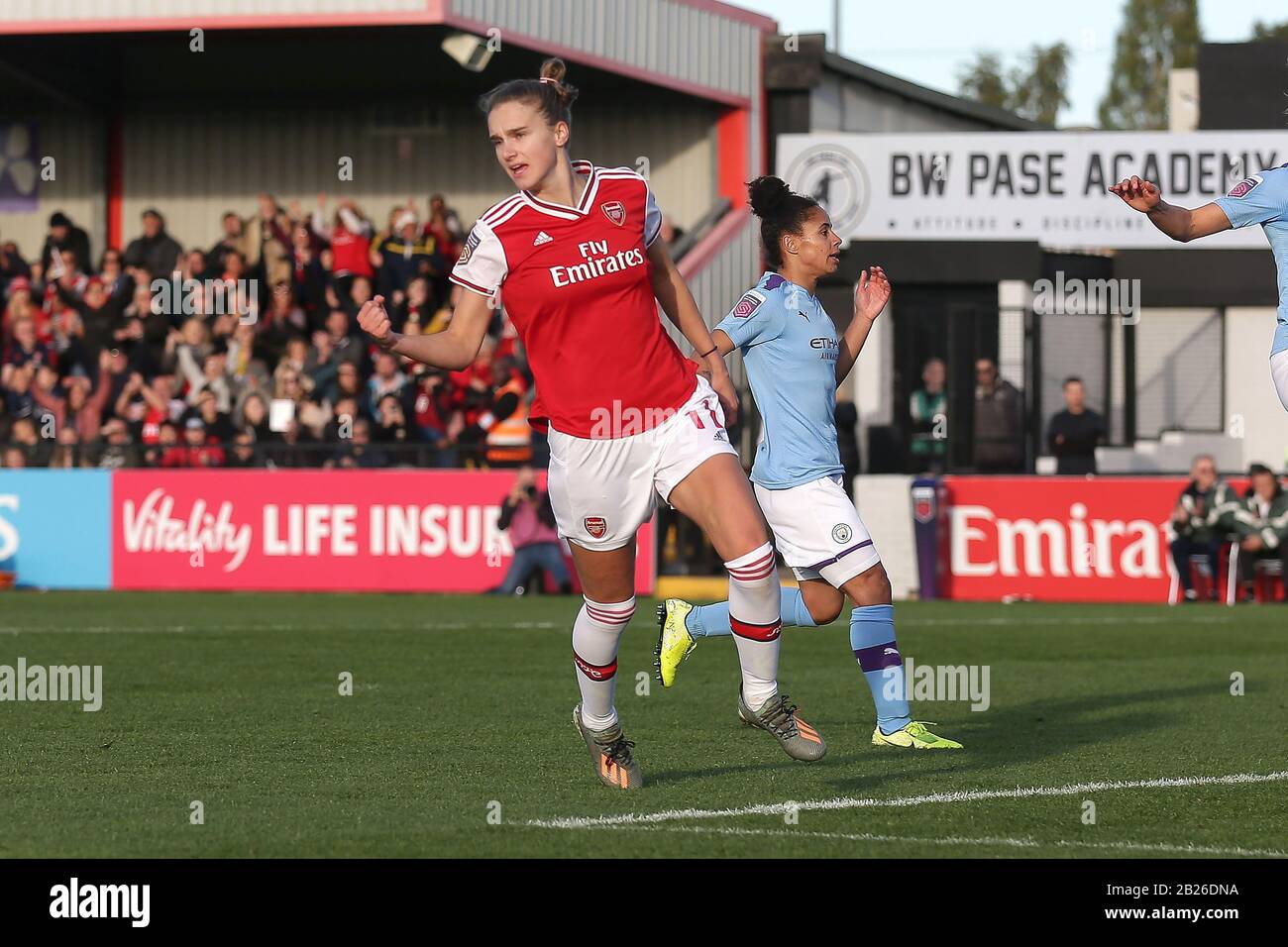 Vivianne Miedema of Arsenal scores the first goal for her team and celebrates during Arsenal Women vs Manchester City Women, Barclays FA Women's Super Stock Photo