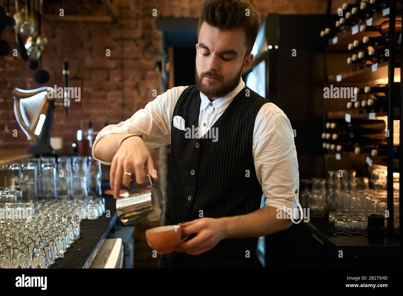 Cafe Happy Stock Photos & Cafe Happy Stock Images - Page 4 - Alamy