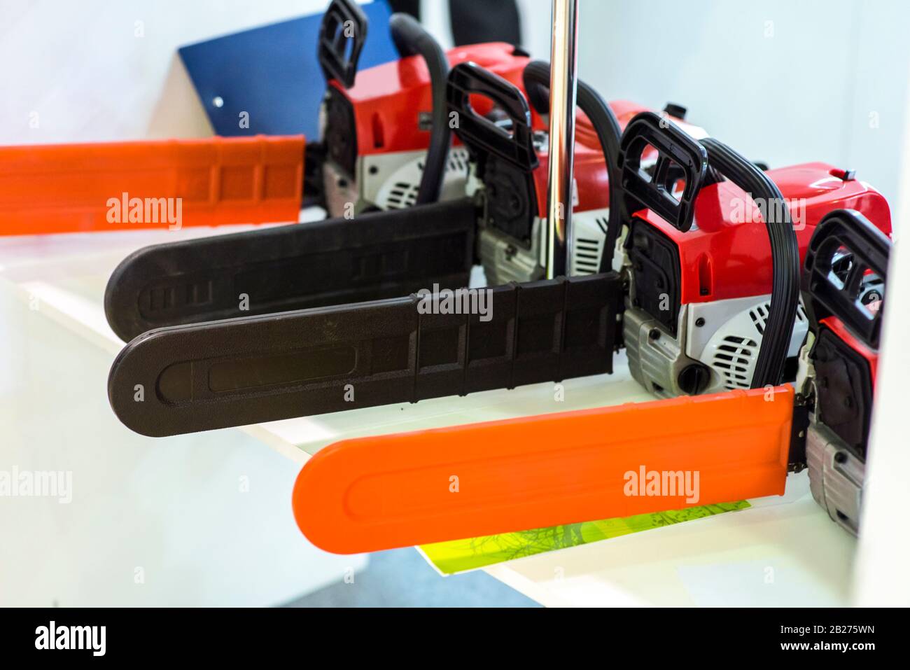 Chainsaw blade hi-res stock photography and images - Alamy