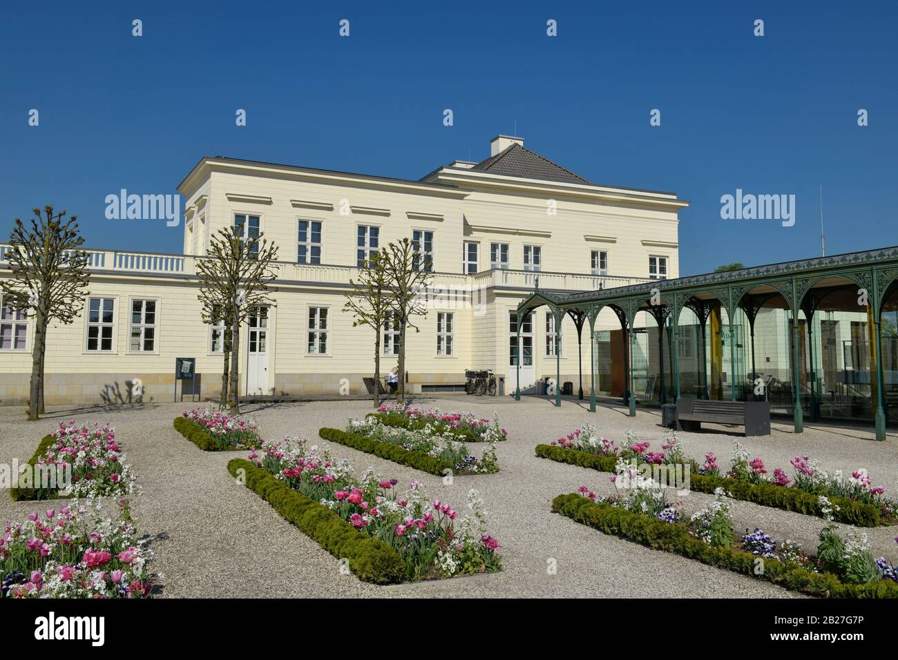 Tulpenbeete, Schloß, Großer Garten, Herrenhäuser Gärten, Hannover, Niedersachsen, Deutschland Stock Photo