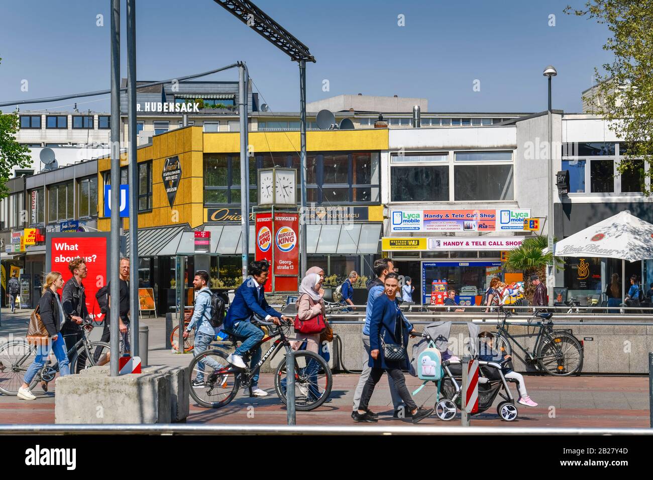 Passanten, Fußgängerzone, Steintor, Georgstraße, Hannover ...