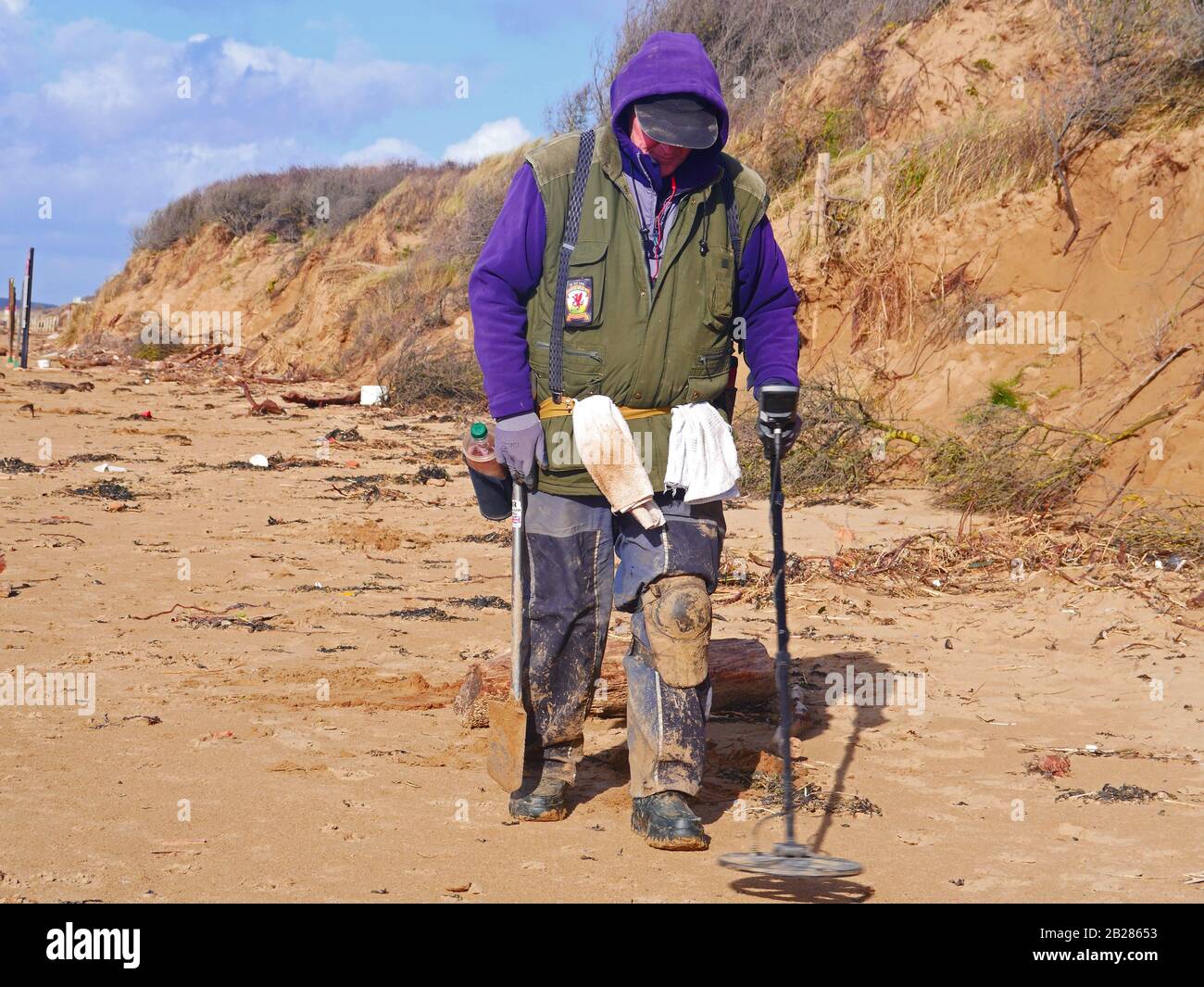Metal detectorists hires stock photography and images Alamy