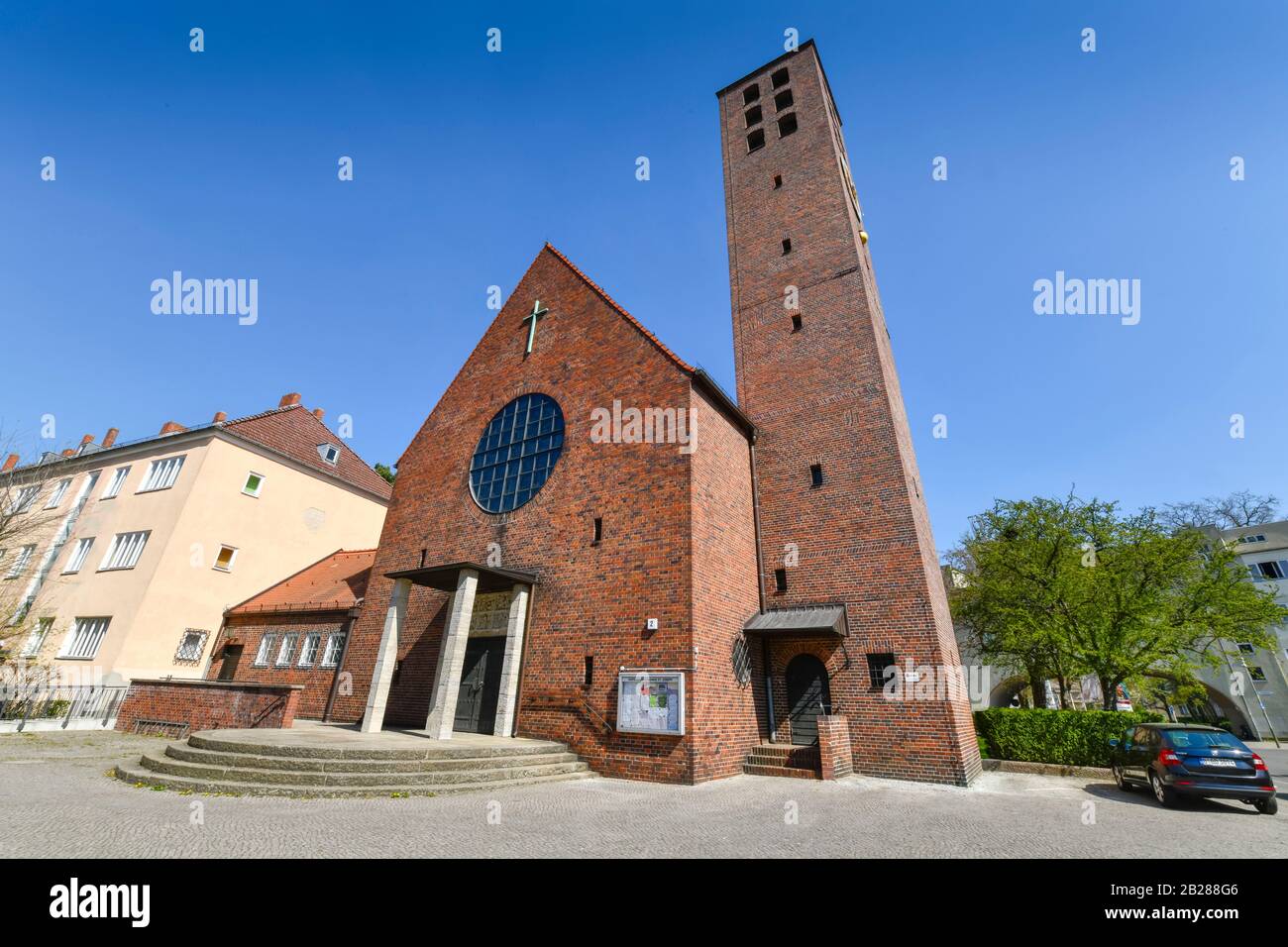 Katholische St.-Joseph-Kirche, Quellweg, Großsiedlung Siemensstadt, Spandau, Berlin, Deutschland Stock Photo