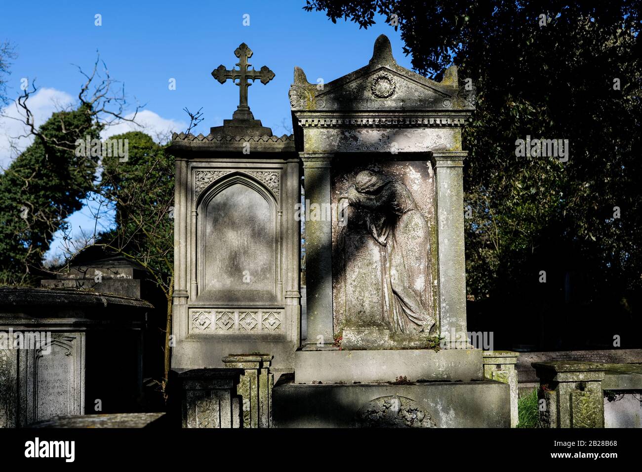 Kensal Green Cemetery Stock Photo - Alamy