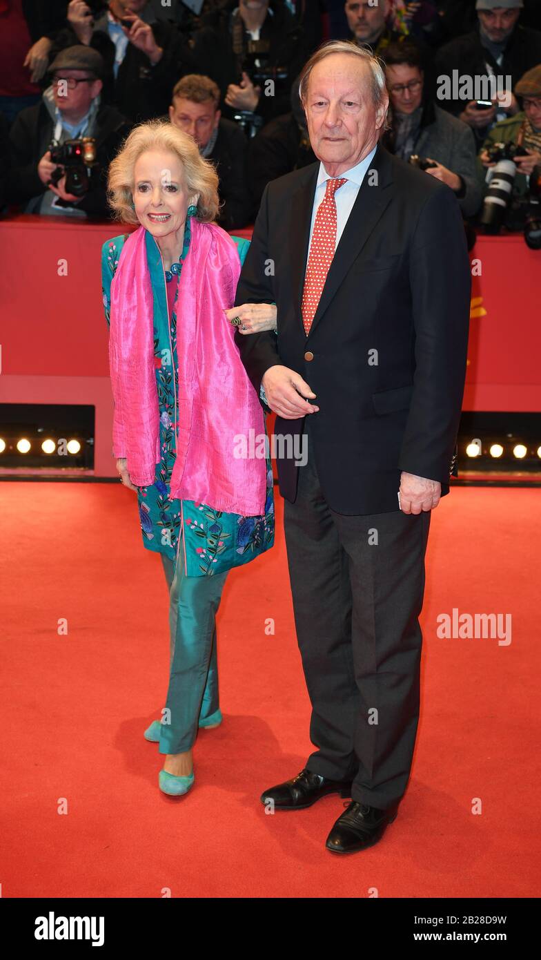 Berlin, Germany. 29th Feb, 2020. 70th Berlinale, Award ceremony: Isa Gräfin von Hardenberg and her husband Andreas Graf von Hardenberg come to the final evening of the Berlinale. Credit: Britta Pedersen/dpa-Zentralbild/dpa/Alamy Live News Stock Photo