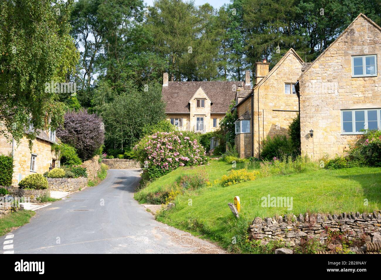 Houses in Cotswold village, Snowshill, Gloucestershire, Cotswolds, England Stock Photo