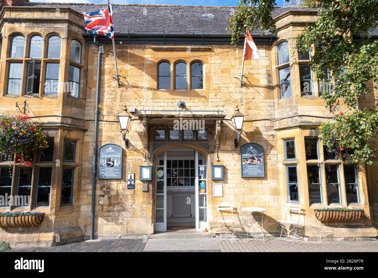 Swan Pub Moreton In Marsh High Resolution Stock Photography And Images Alamy