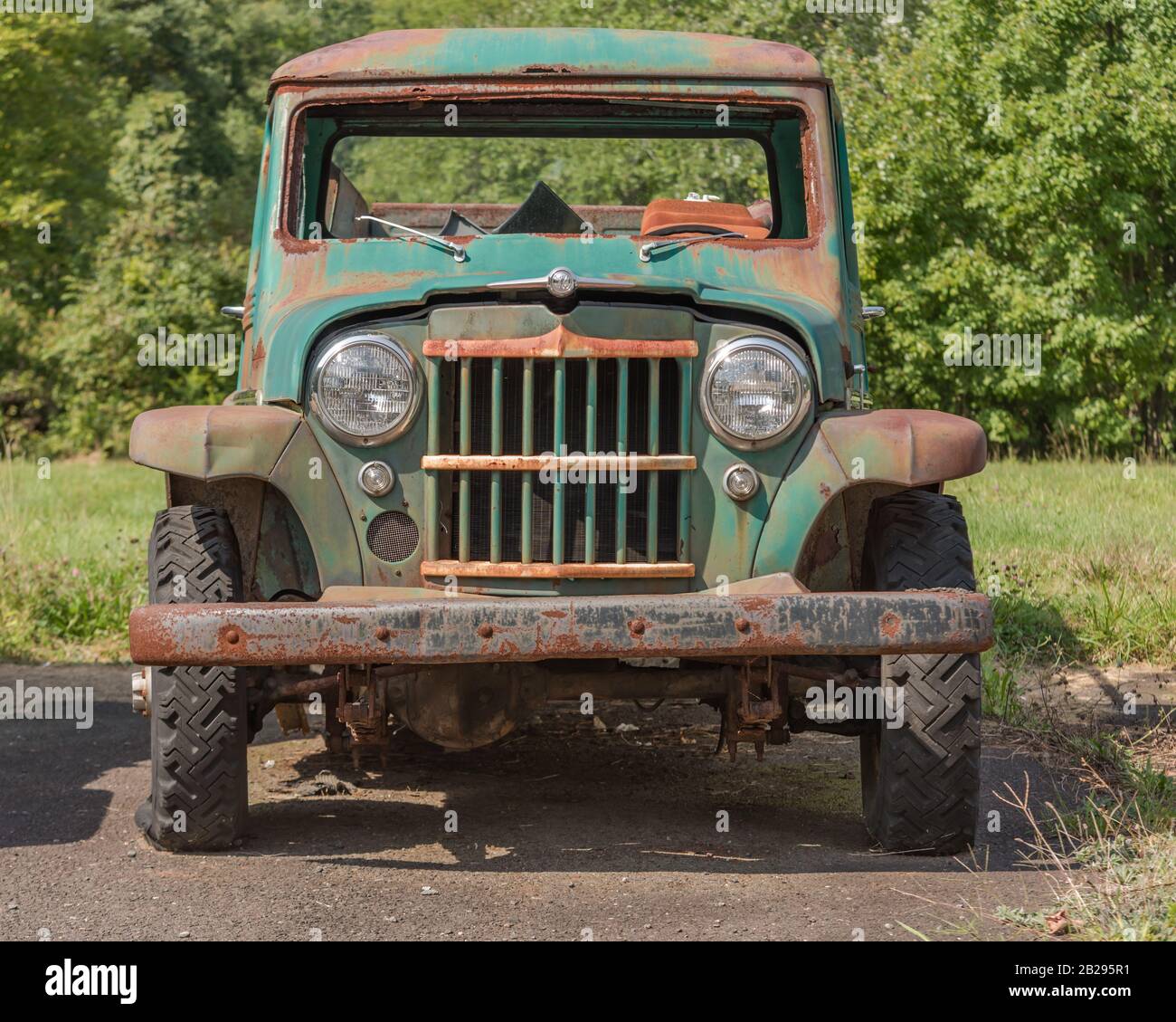 Old jeep hi-res stock photography and images - Alamy