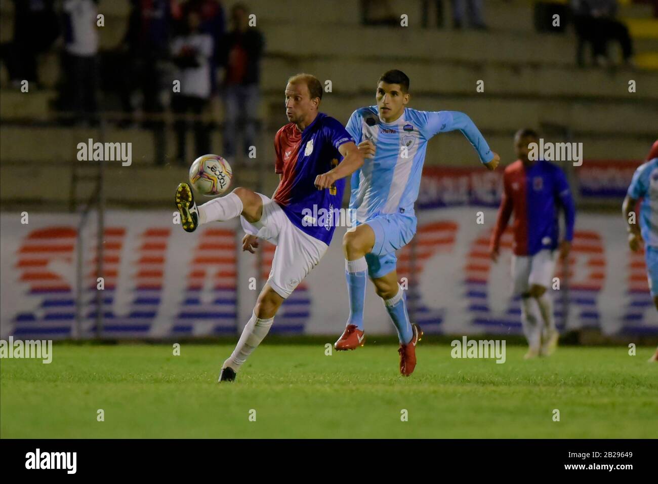 Curitiba, Brazil. 01st Mar, 2020. Renan Bressan and Matheus Bianqui during Paraná Clube and Londrina. Match valid for the 9th round of the 2020 Paranaense Championship. Durival de Brito e Silva Stadium. Curitiba, PR. Credit: Reinaldo Reginato/FotoArena/Alamy Live News Stock Photo