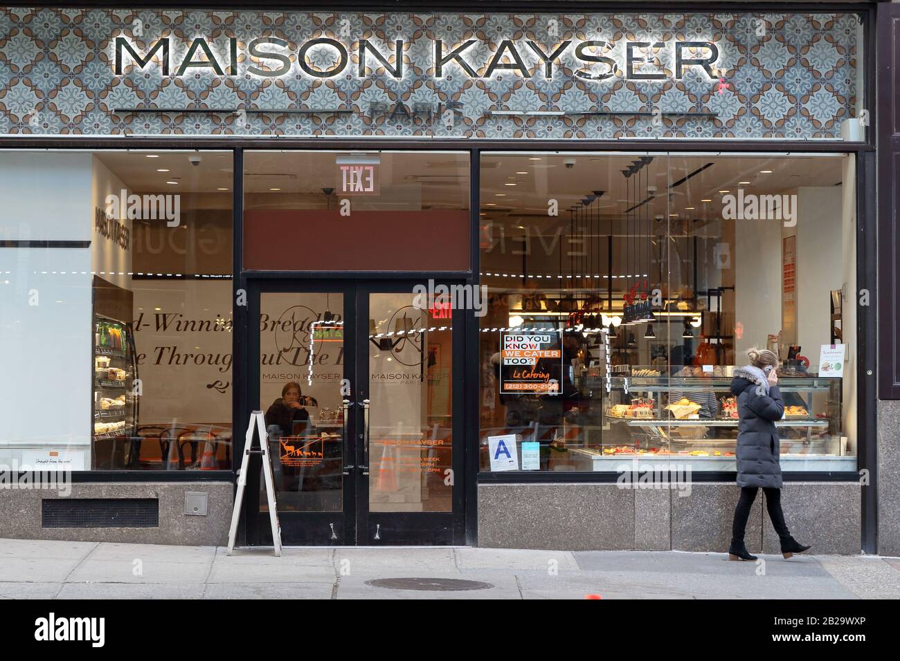 [historical storefront] Maison Kayser, 370 Lexington Ave, New York, NYC storefront photo of a french bakery cafe in Midtown Manhattan. Stock Photo