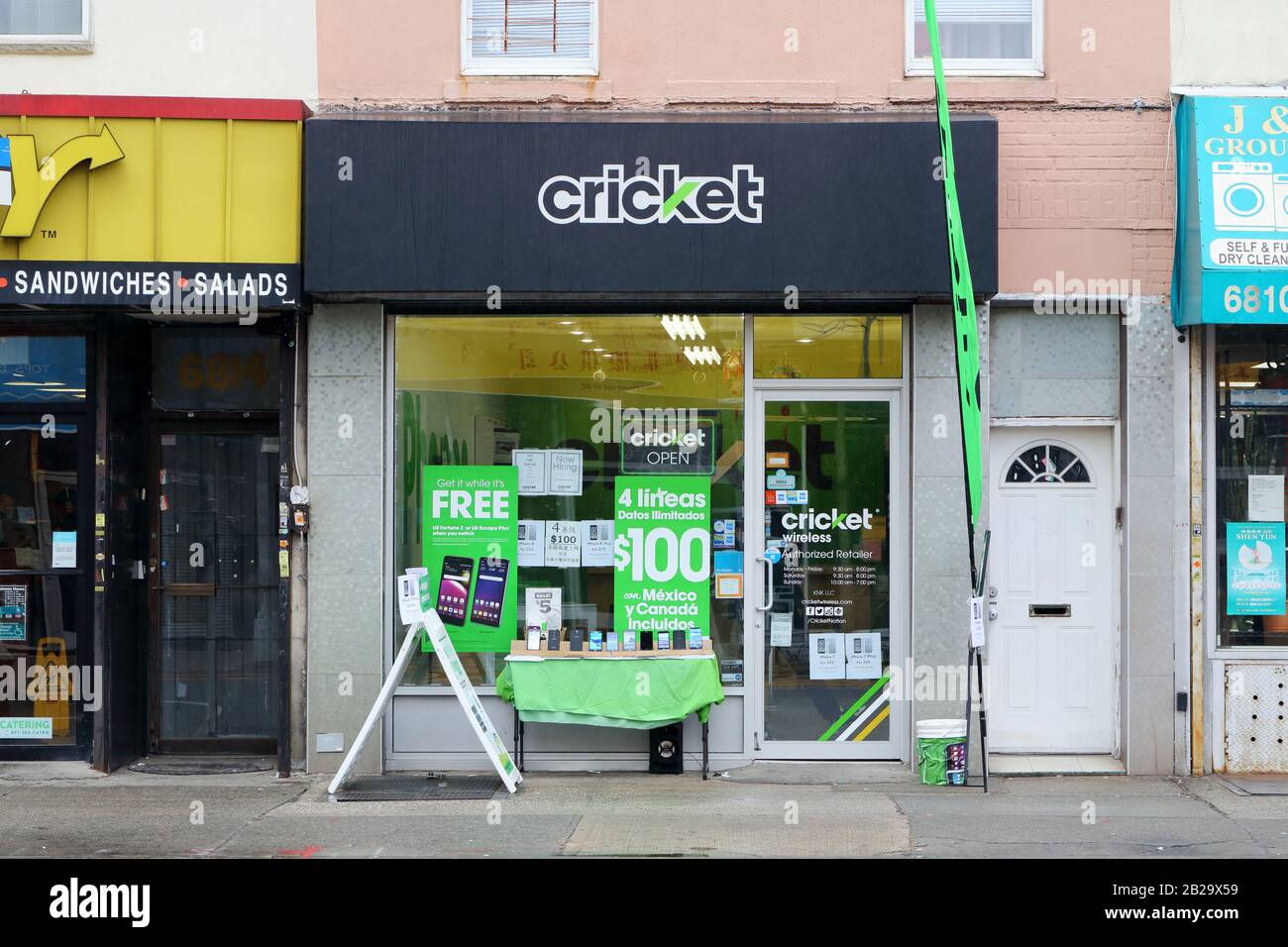 Cricket Wireless, 6812 18th Avenue, Brooklyn, New York. NYC storefront photo of a cellphone wireless service provider Stock Photo