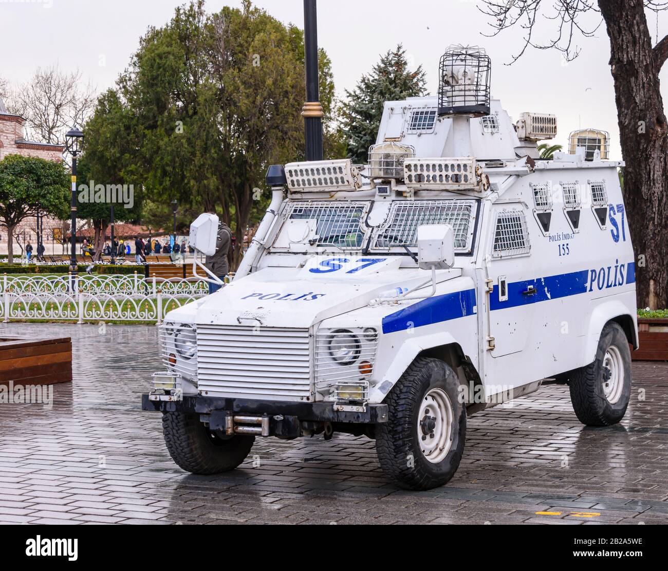 With a high terrorist threat, a heavily armoured Turkish police vehicle sits stationary outside the main tourist attractions of the Hagia Sophia and B Stock Photo