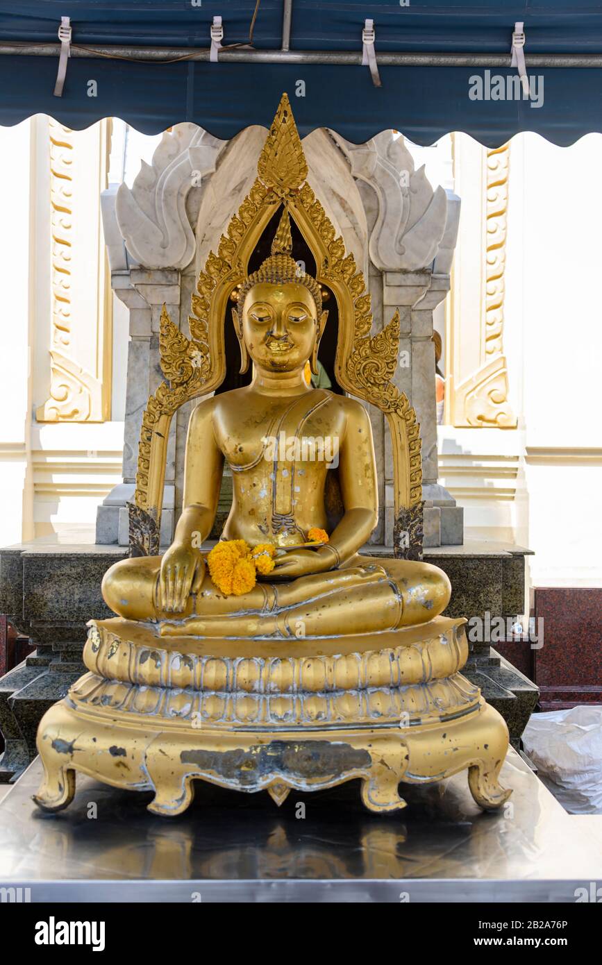 Golden statue of Buddha, Wat Songkhram, Bangkok, Thailand Stock Photo