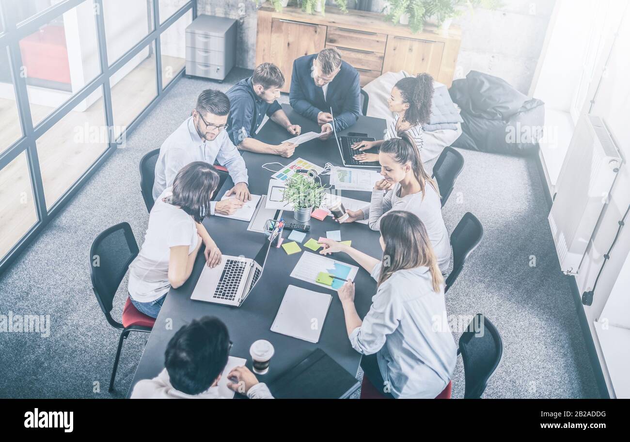 Business meeting aerial hi-res stock photography and images - Alamy