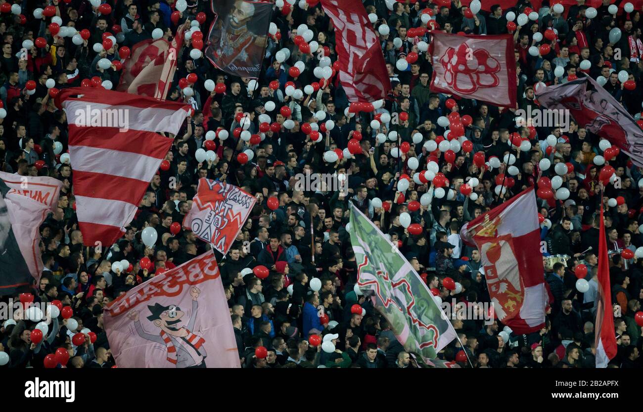 Players of FK Crvena zvezda applaud the fans after the team's