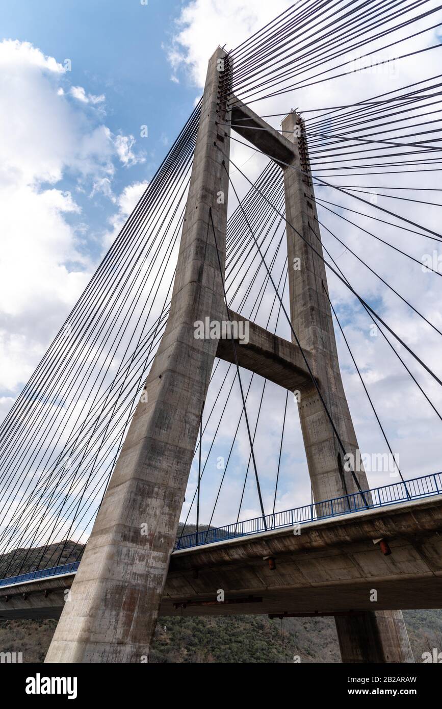 Modern design steel bridge hi-res stock photography and images - Alamy