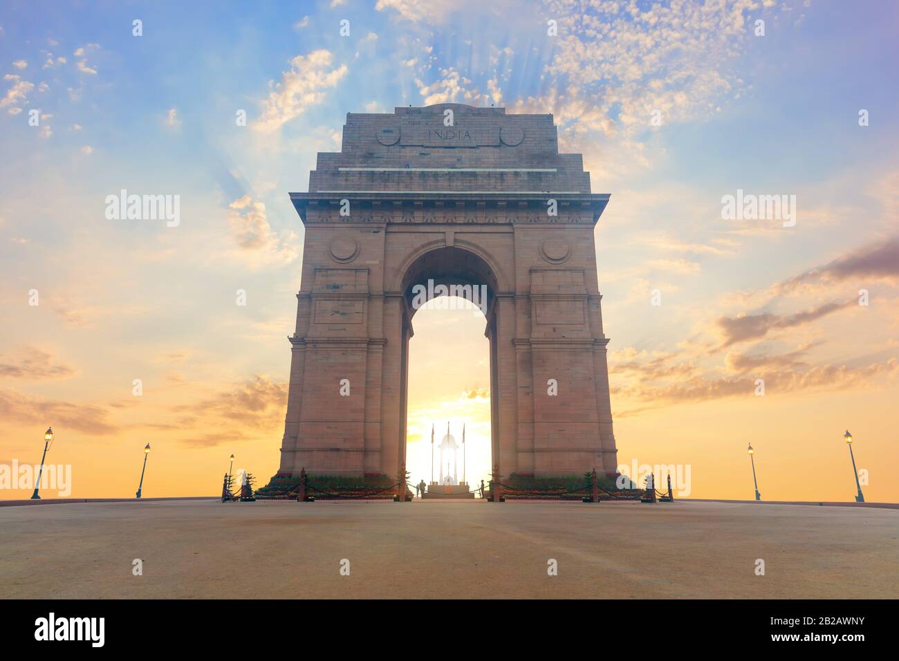 India gate sunrise hi-res stock photography and images - Alamy