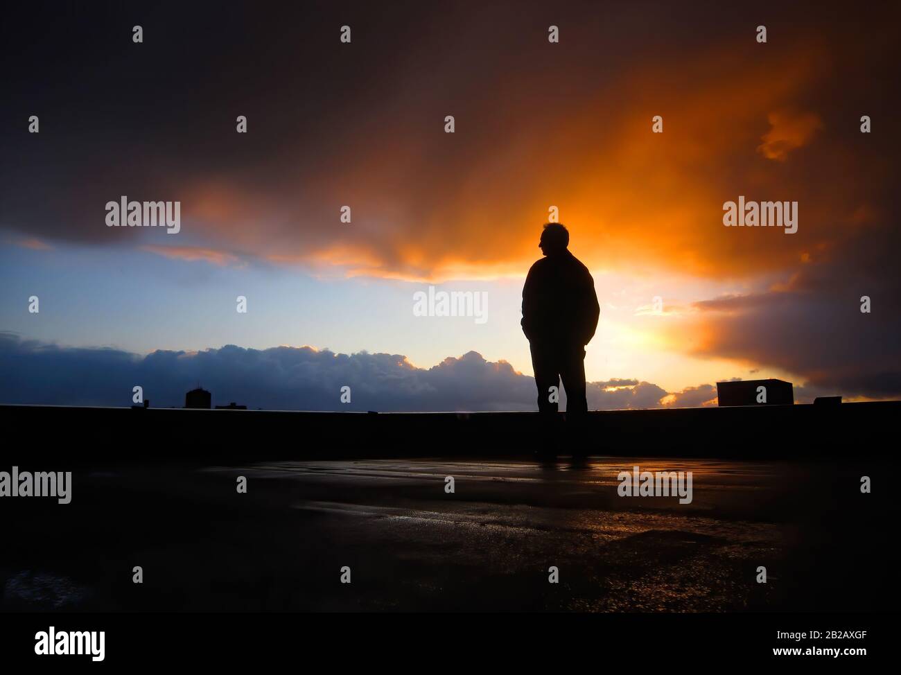 Rooftop in silhouette hires stock photography and images Alamy