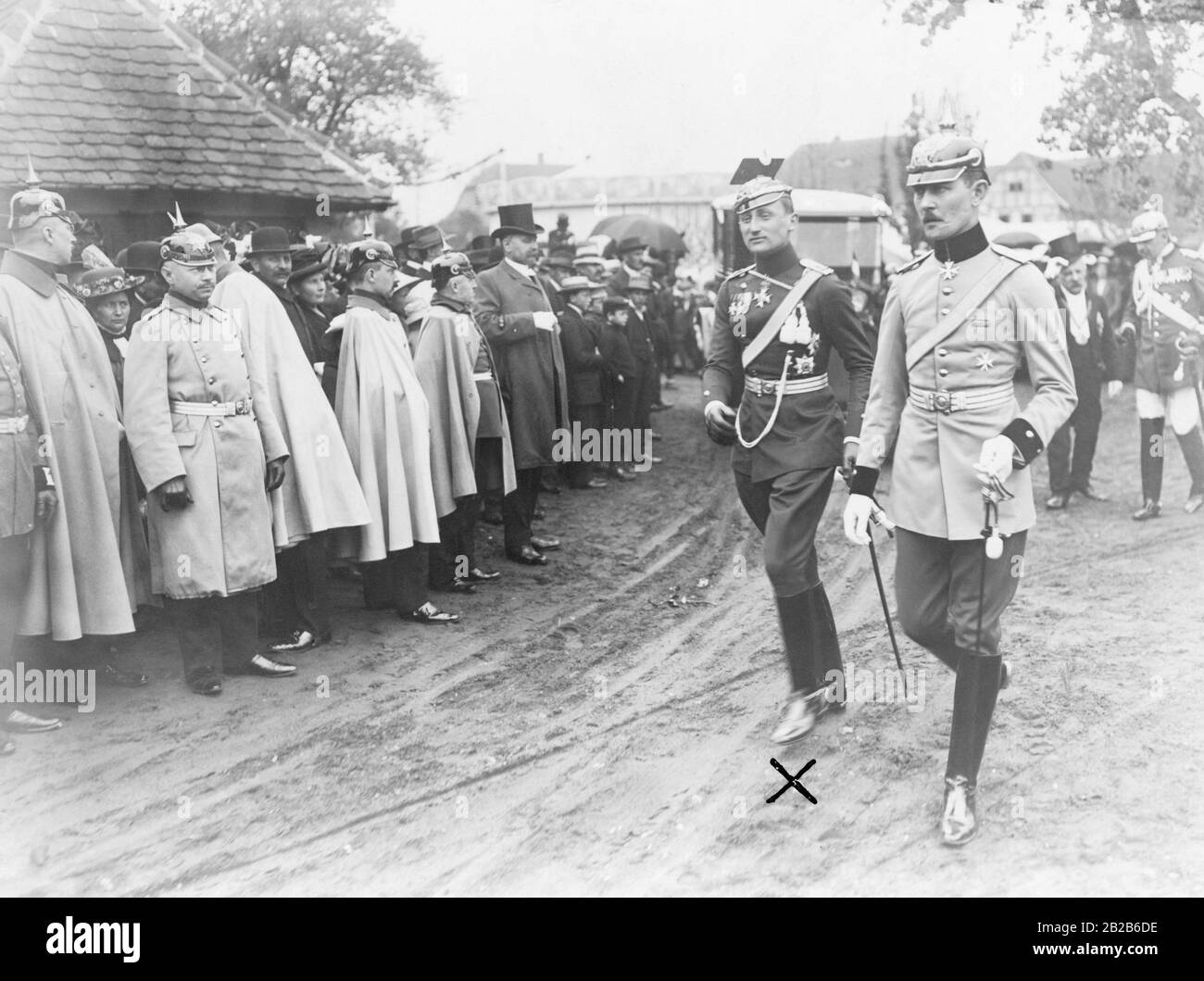 Prince Stephan zu Schaumburg-Lippe (left) and the Prussian District Administrator Freiherr von Wilmowski on their way to their place of honour at the unveiling of the Scharnhorst Monument in Grossgoerschen. Stock Photo