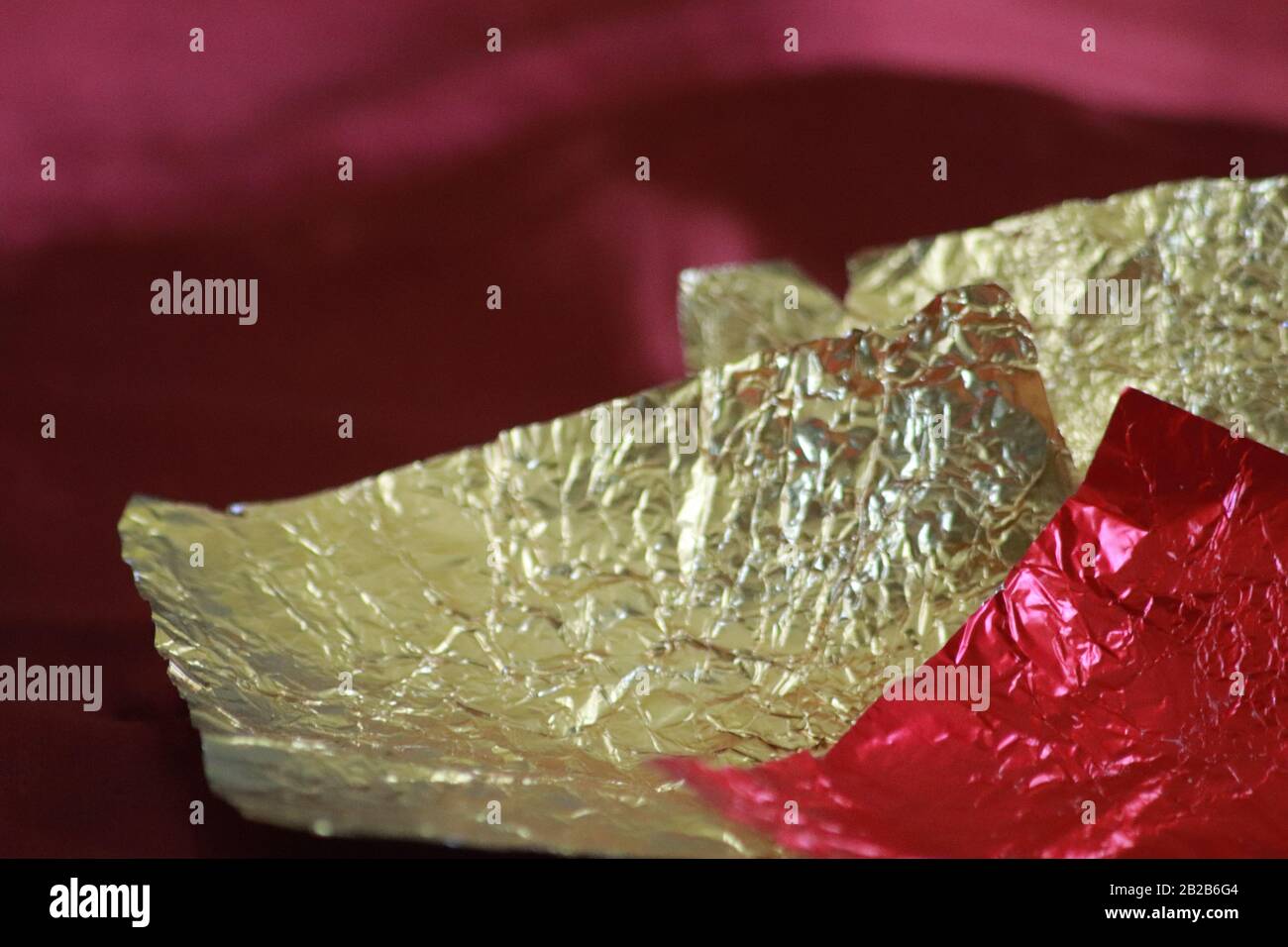 Red/Gold Duo Foil - 6 In (15 Cm) 10 Sheets