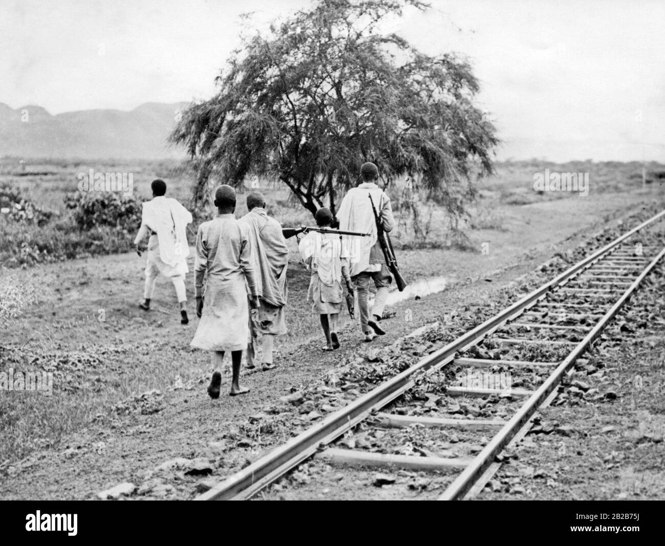 Ethiopian recruits on their way to the assembly place Harar in today's Ethiopia, from where they will go together to the Ogaden front against the Italians. The majority of the Abyssinian soldiers were between 12 and 20 years old. Stock Photo
