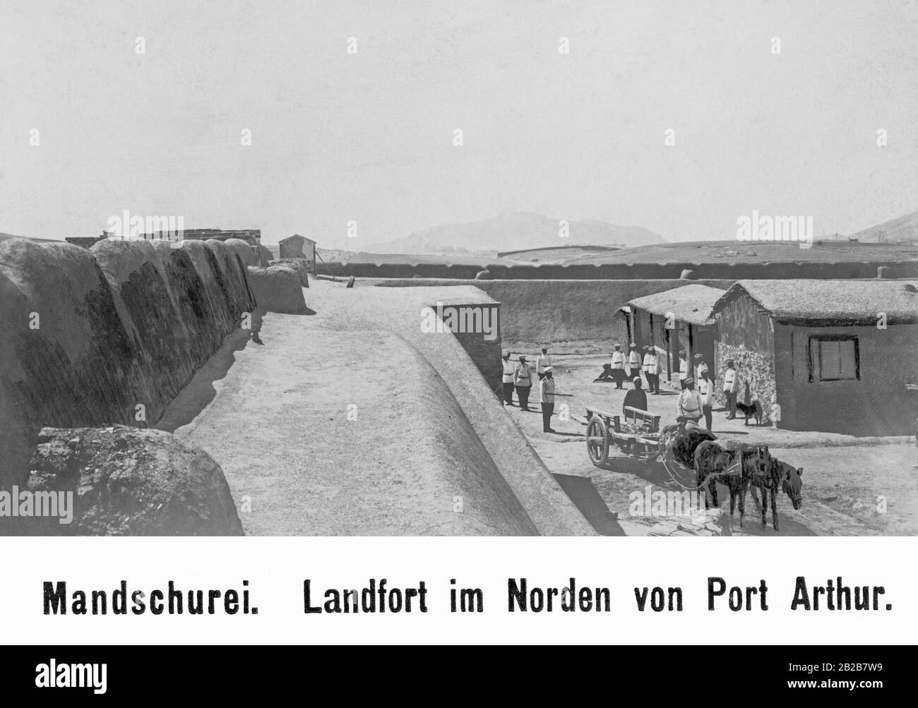 Russian soldiers at a landfort north of Port Arthur, today's Lüshunkou. Stock Photo