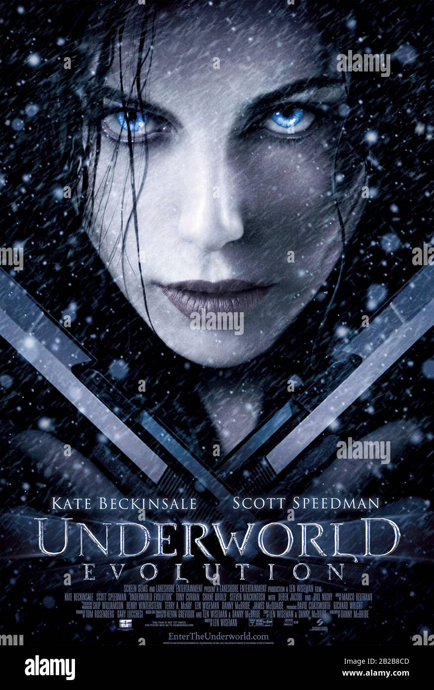 Underworld: Evolution (2006) directed by Len Wiseman and starring Kate Beckinsale, Scott Speedman, Bill Nighy and Steven Mackintosh. Selene the vampire joins forces with a werewolf hybrid to unlock the secrets of their bloodlines and the eternal war between vampires and werewolves. Stock Photo