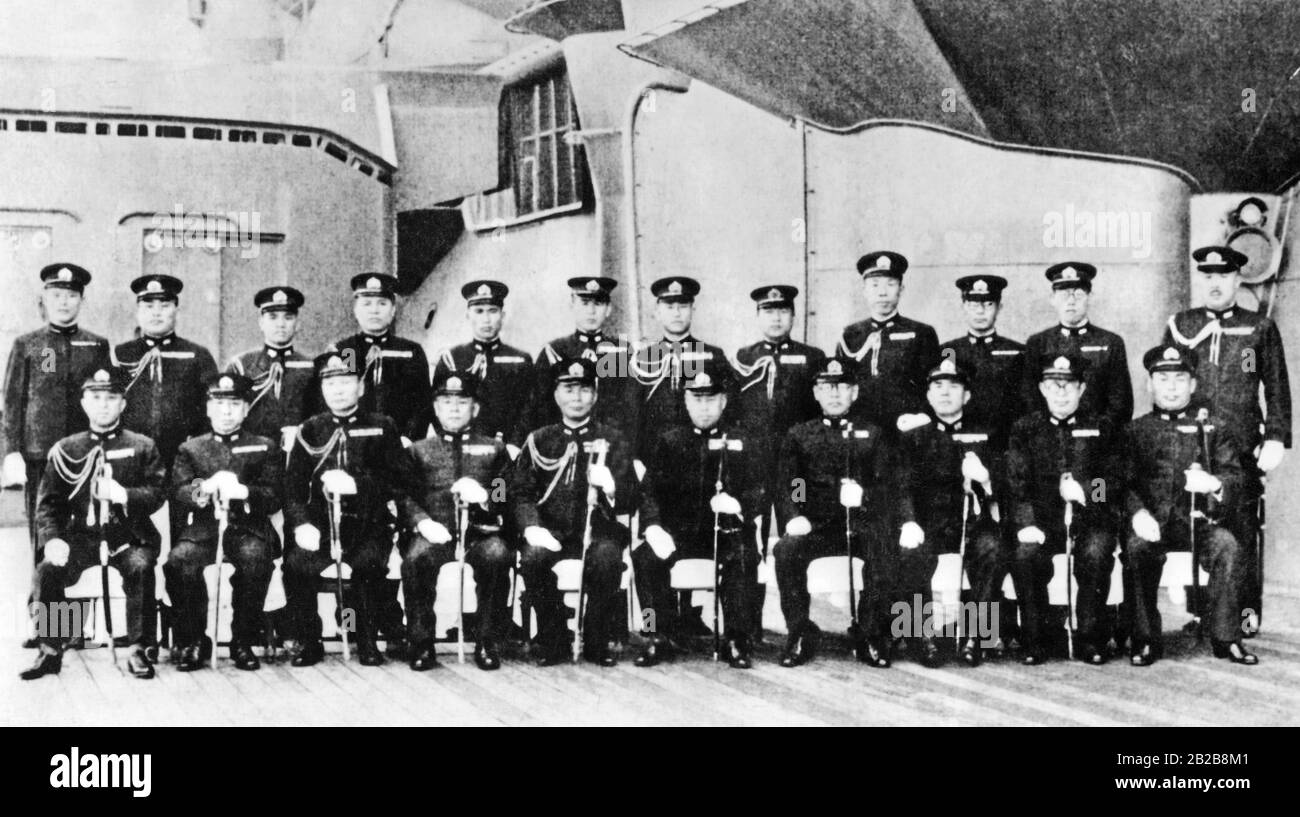The commander of the Japanese attack on Pearl Harbor Yamamoto Isoroku  (front row, center) with his staff on his flagship Stock Photo - Alamy