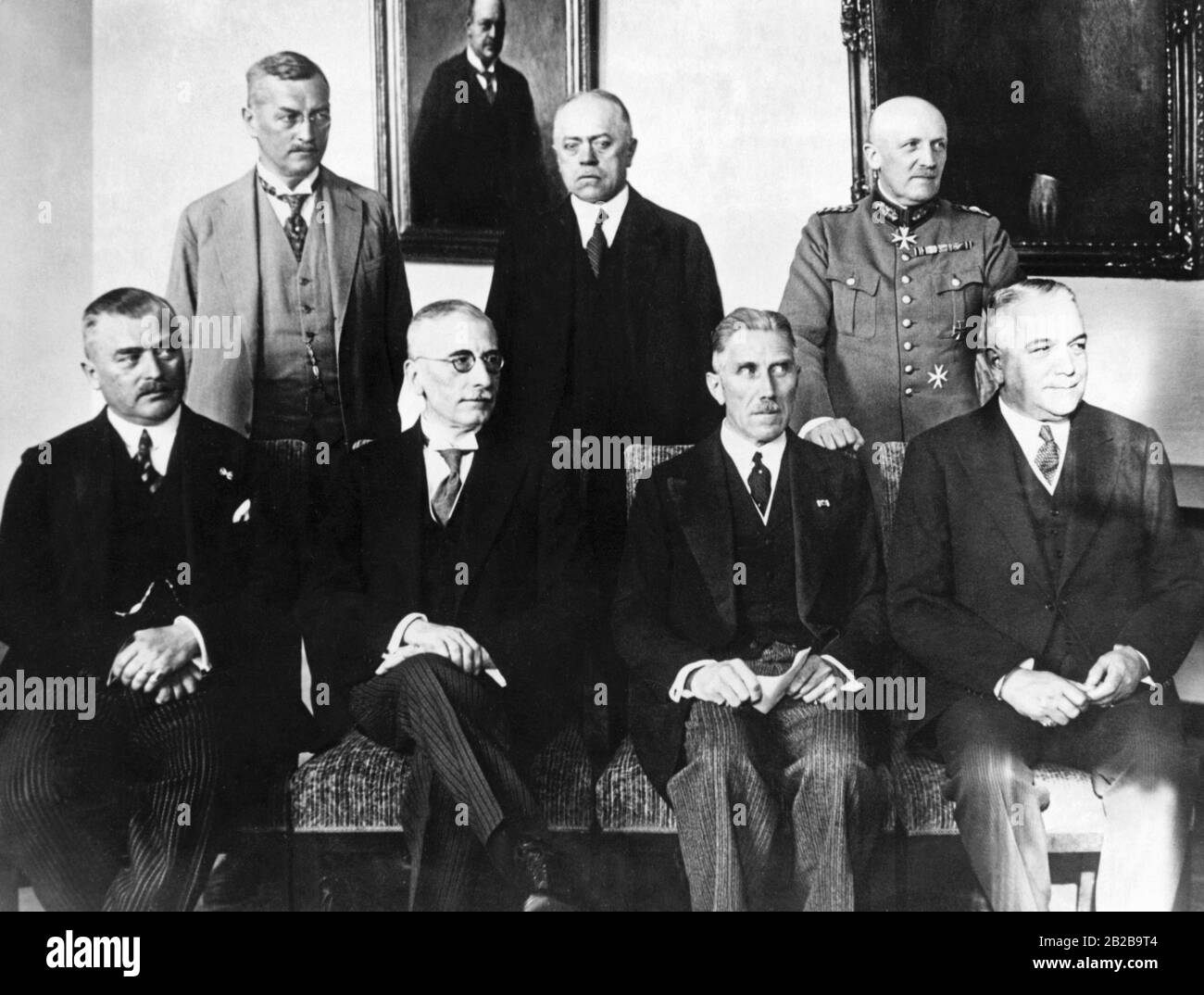Picture of the cabinet of Reich Chancellor Franz von Papen, who took over the leadership on 30.05.1932. From left to right in the 1st row Freiherr von Braun, Freiherr von Gayl, Franz von Papen, Freiherr von Neurath. In the 2nd row Dr Guertner, Prof Dr. Warmbold, Kurt von Schleicher. Stock Photo
