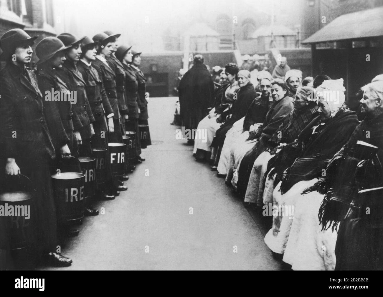 First World War Women Uniform High Resolution Stock Photography and ...