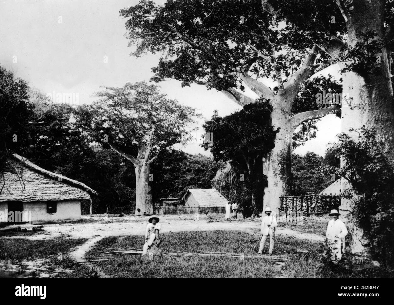 White landowners on one of the first German plantations in German East  Africa Stock Photo - Alamy