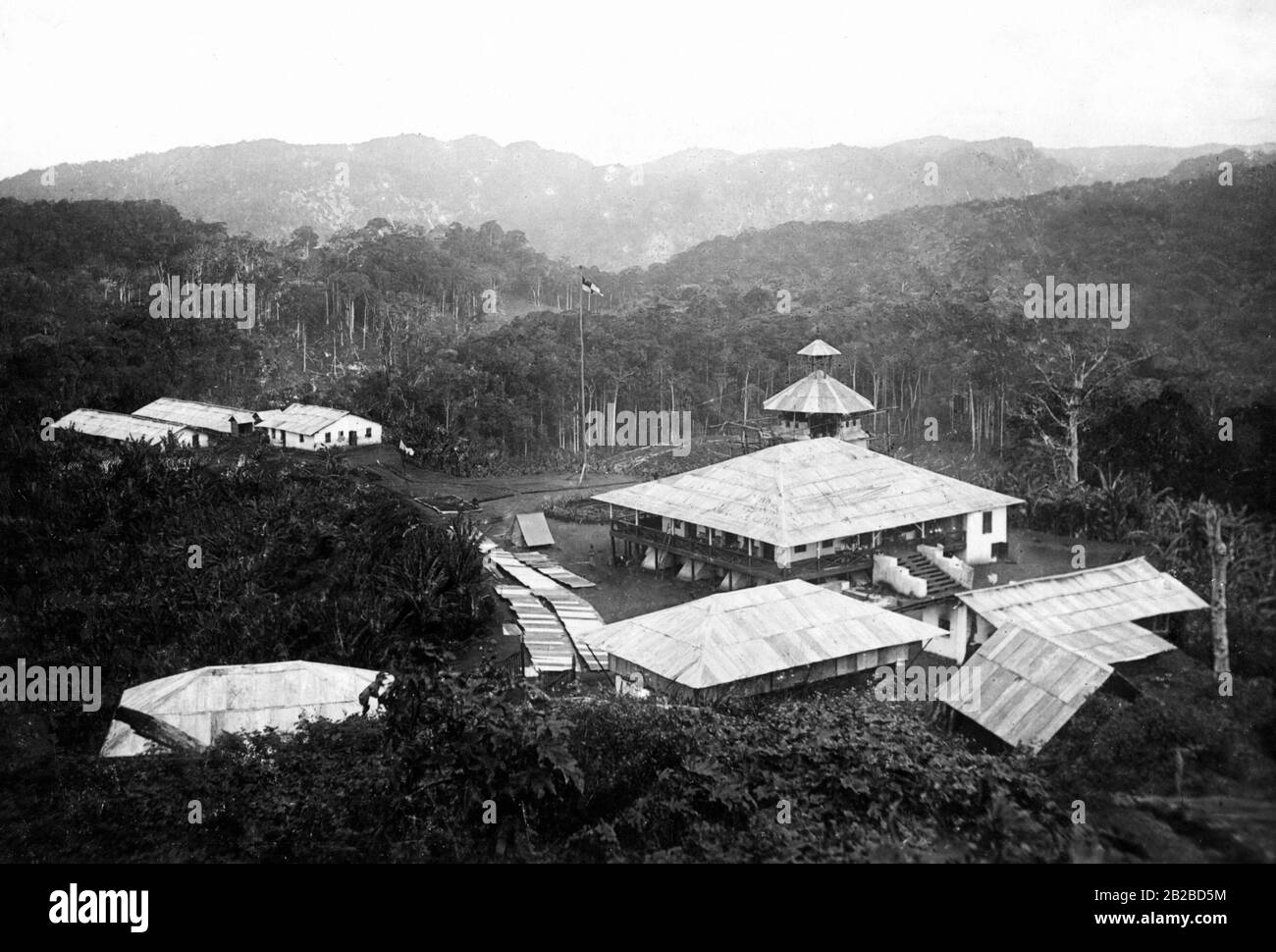 Farm building of the German coffee plantation Nguelo in German East Africa. The photo is undated. Stock Photo