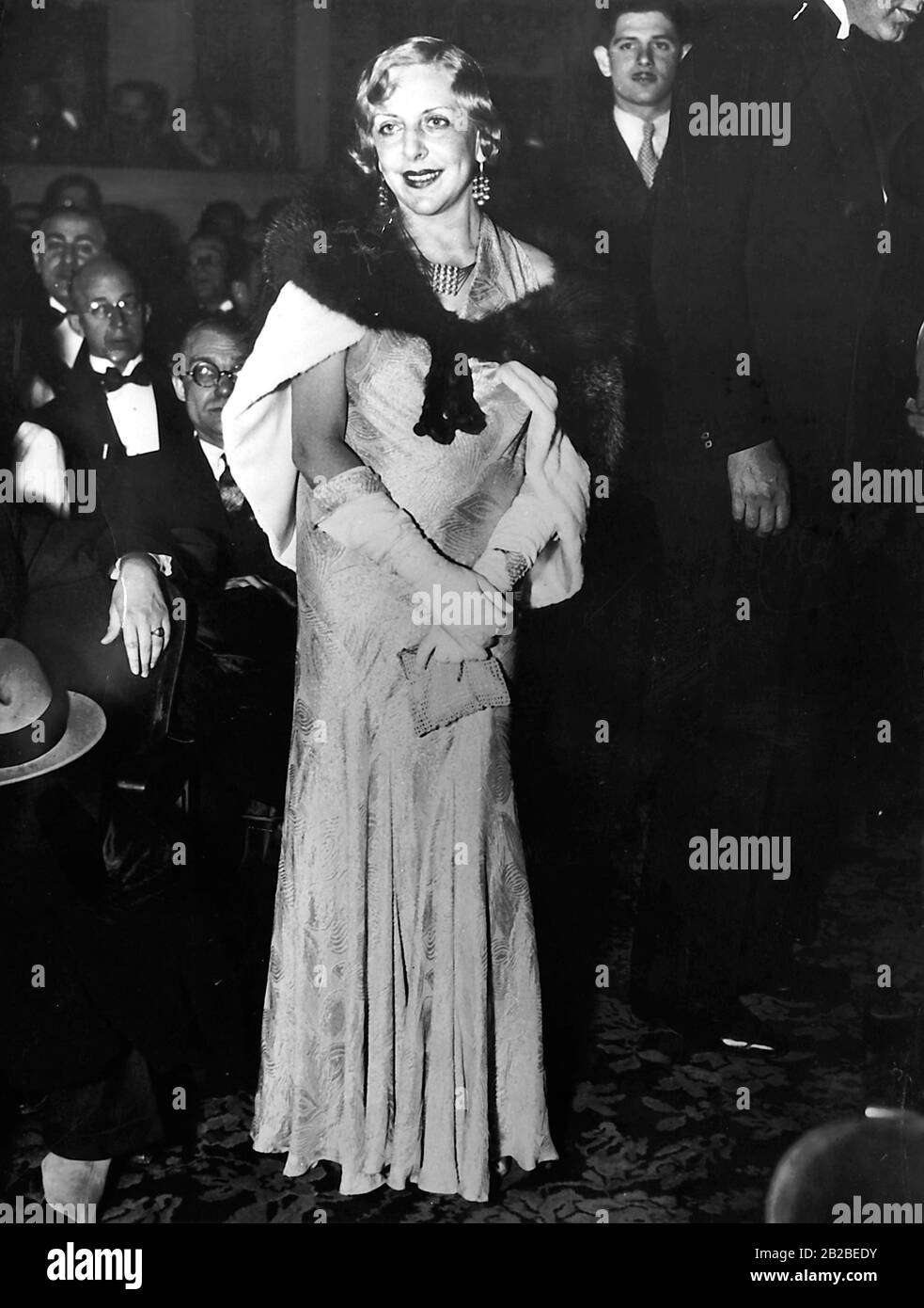 Vicky Baum at the premiere of the film 'Grand Hotel' based on her eponymous book. Stock Photo