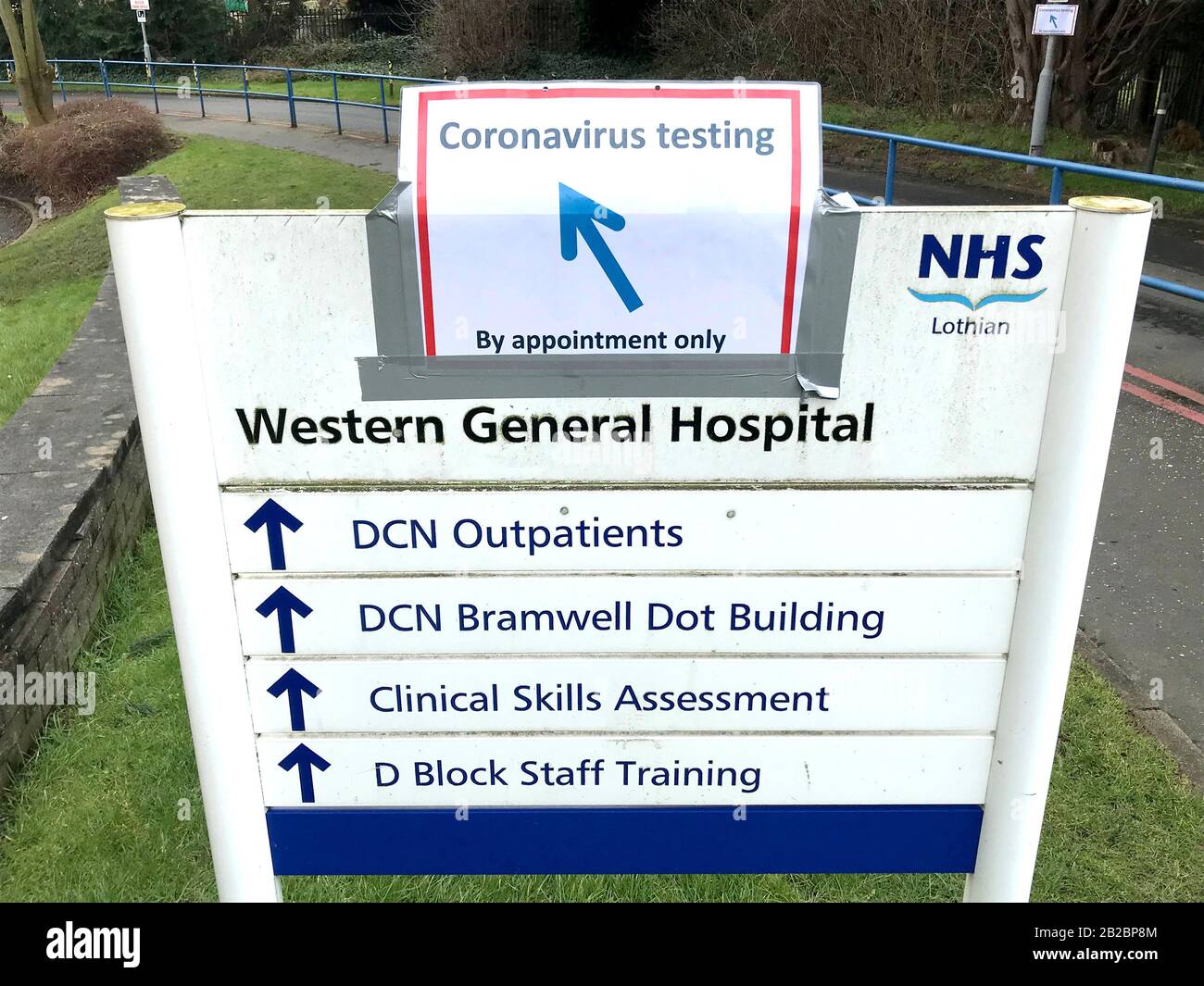 Signs for coronavirus testing at the Western General Hospital, Edinburgh. Stock Photo