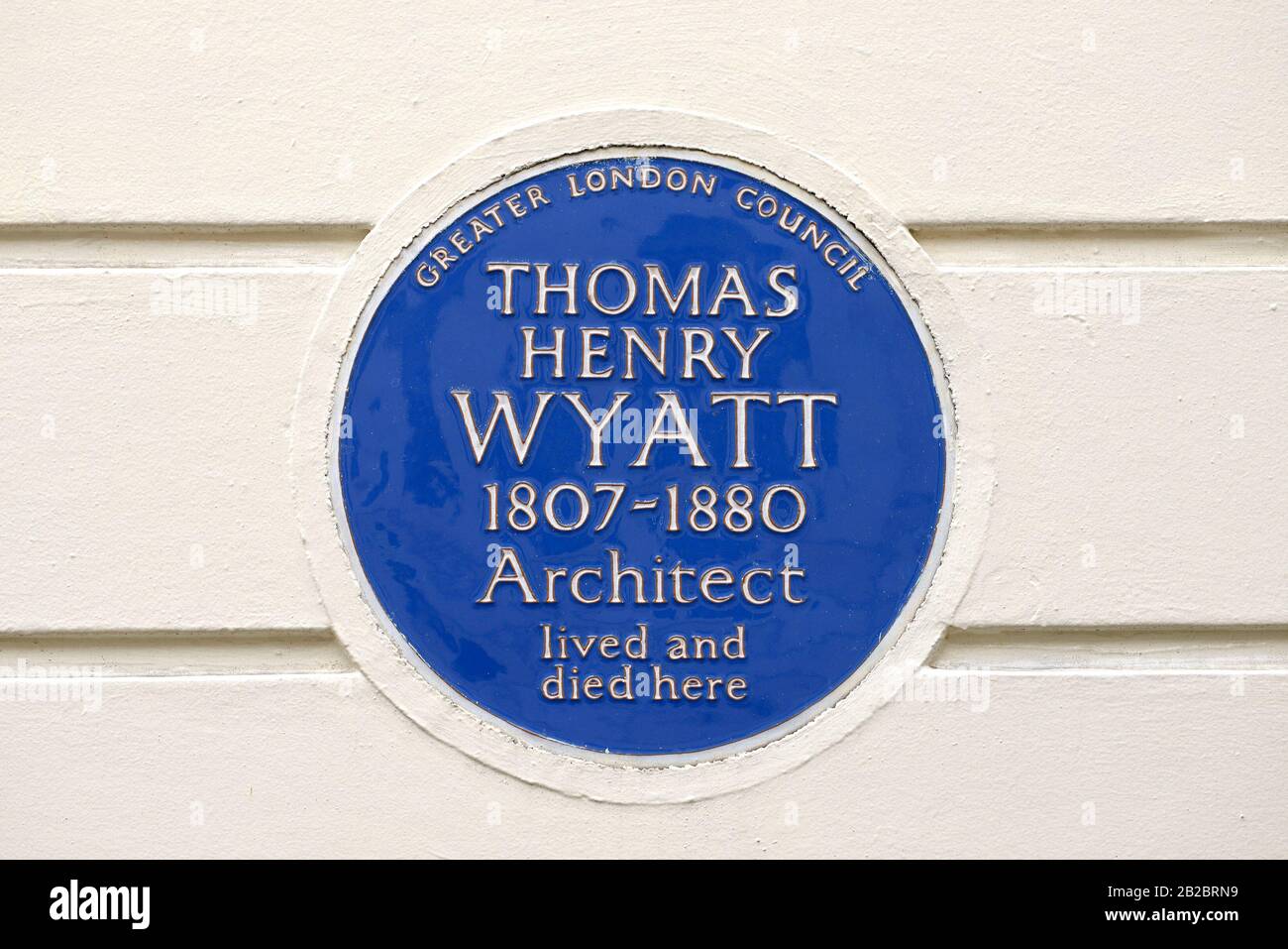 London, England, UK. Commemorative Blue Plaque at 77 Great Russell Street, Camden, WC1. 'Thomas Henry Wyatt 1807-1880 architect lived and died here' Stock Photo