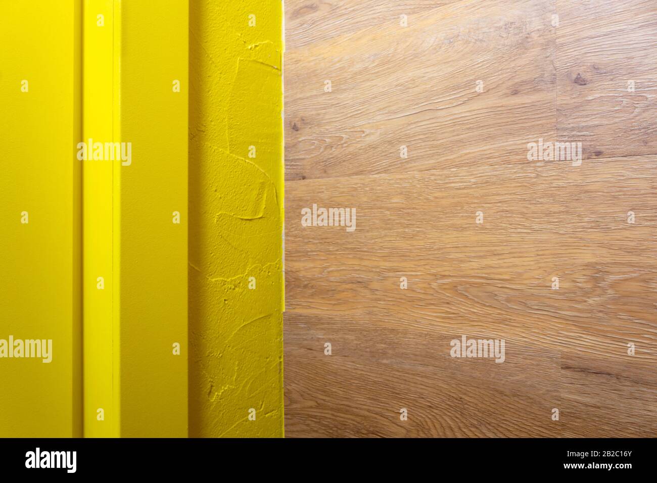 Example of poorquality wall painting. Trend of wall decoration with