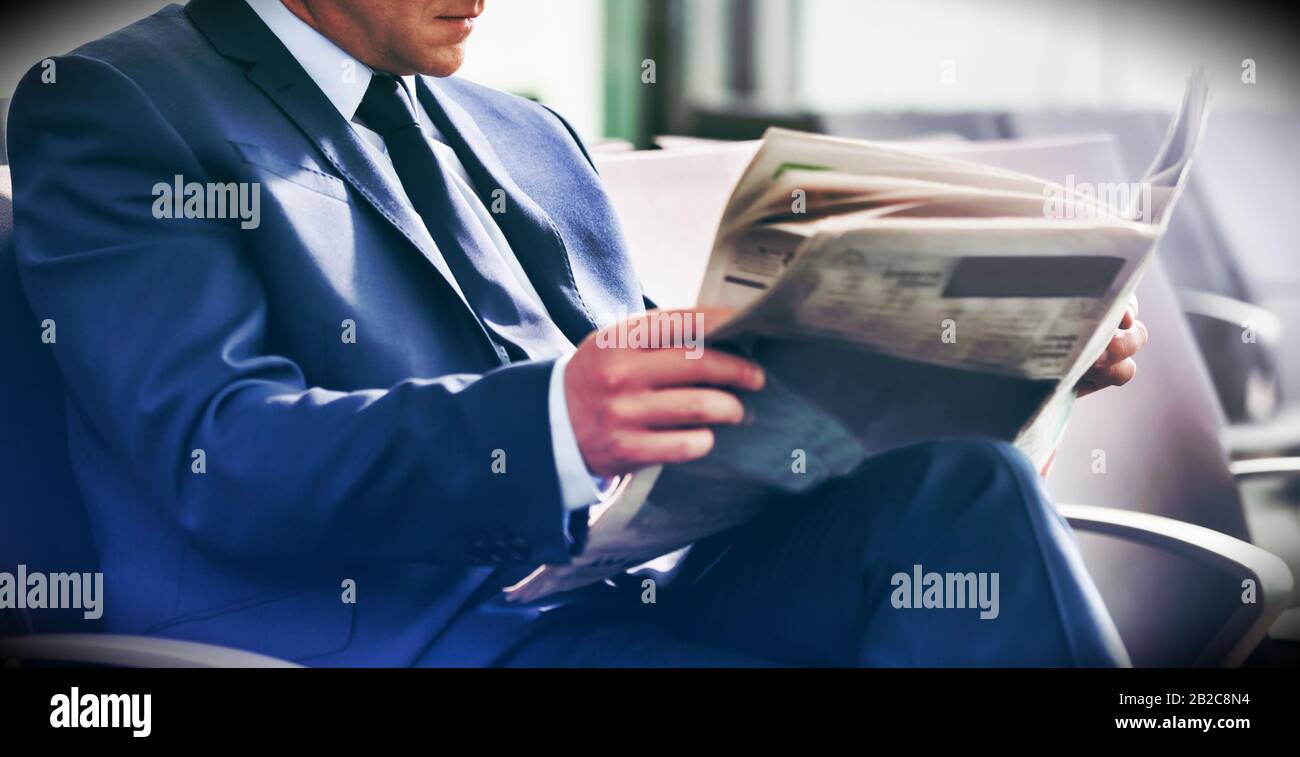 Old man waiting airport hi-res stock photography and images - Alamy