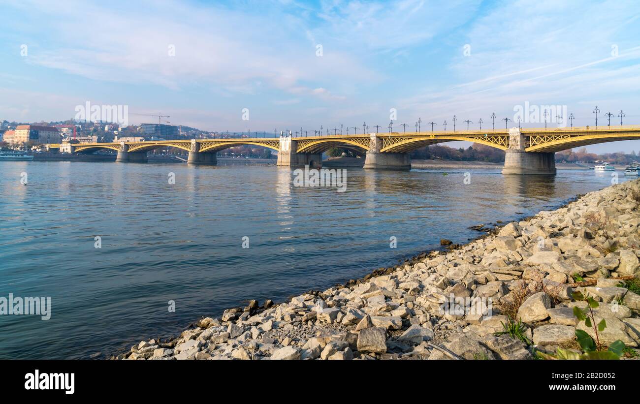 Margaret bridge across river hi-res stock photography and images - Alamy