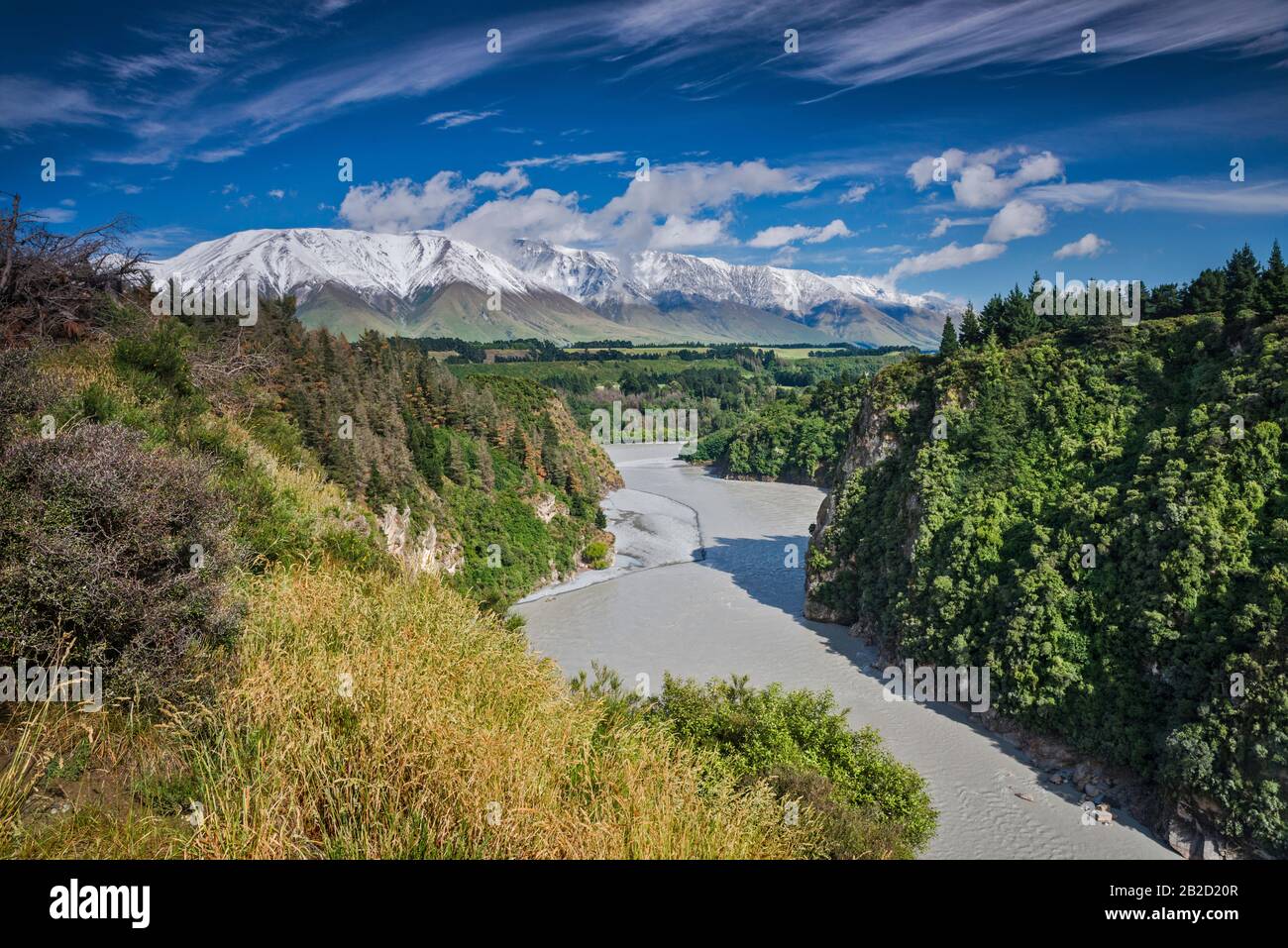 Rakaia River in Rakaia Gorge, Mt Hutt range, Southern Alps, from Arundel Rakaia Gorge Road, near Methven, Canterbury Region, South Island, New Zealand Stock Photo