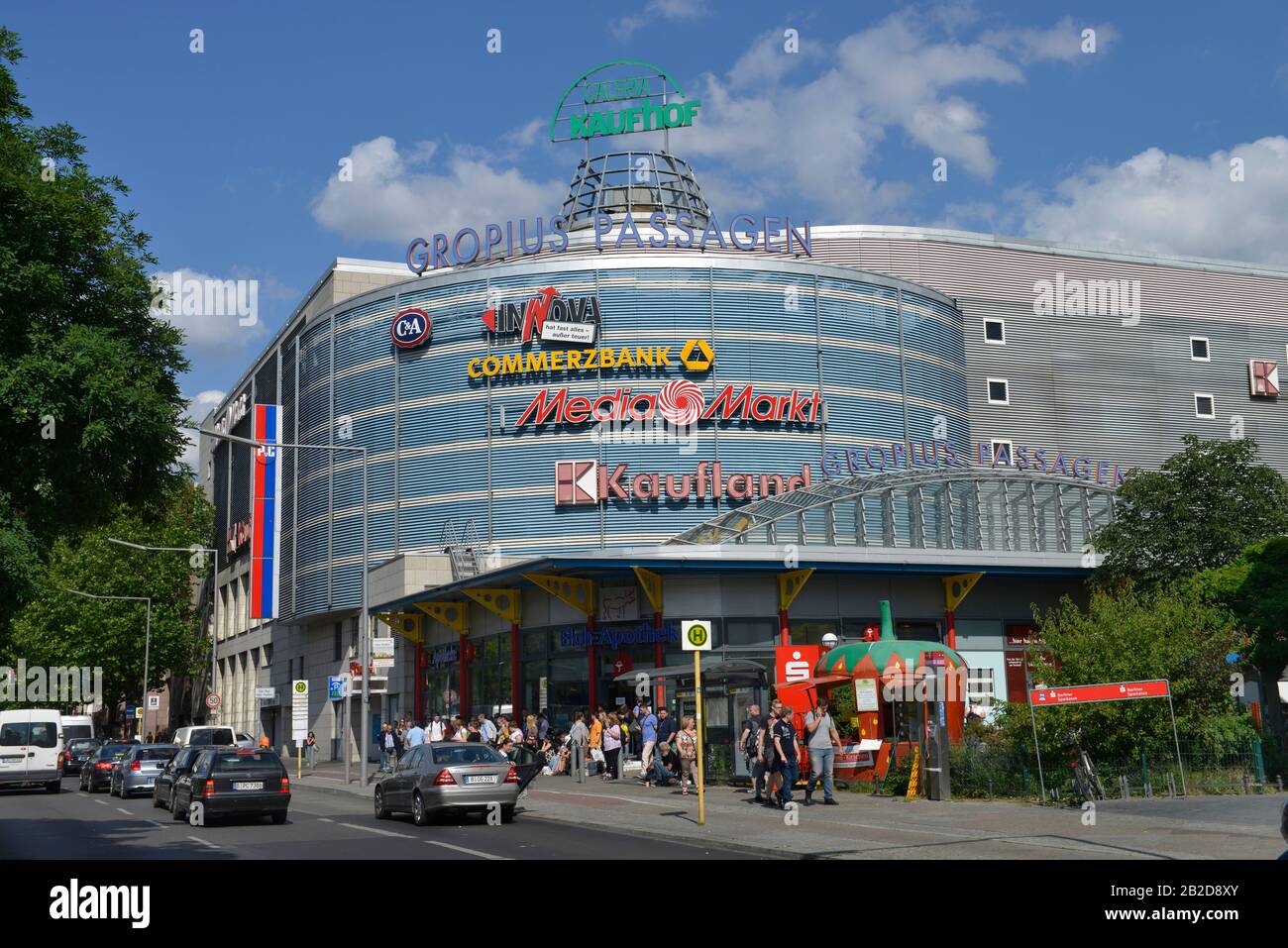 Neukoelln shopping hi-res stock photography and images - Page 2 - Alamy