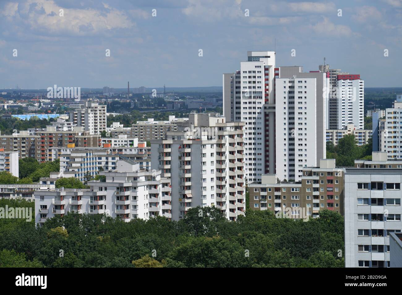 Hochhäuser, Lipschitzallee, Gropiusstadt, Neukoelln, Berlin, Deutschland Stock Photo