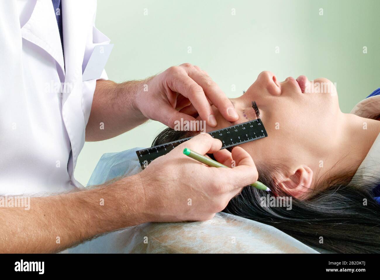 Surgery drawing hires stock photography and images Alamy