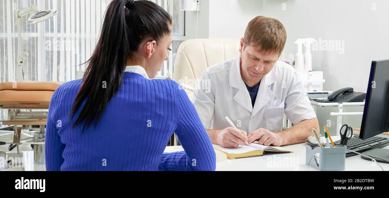 Mature woman in consultation gp hi-res stock photography and images - Alamy